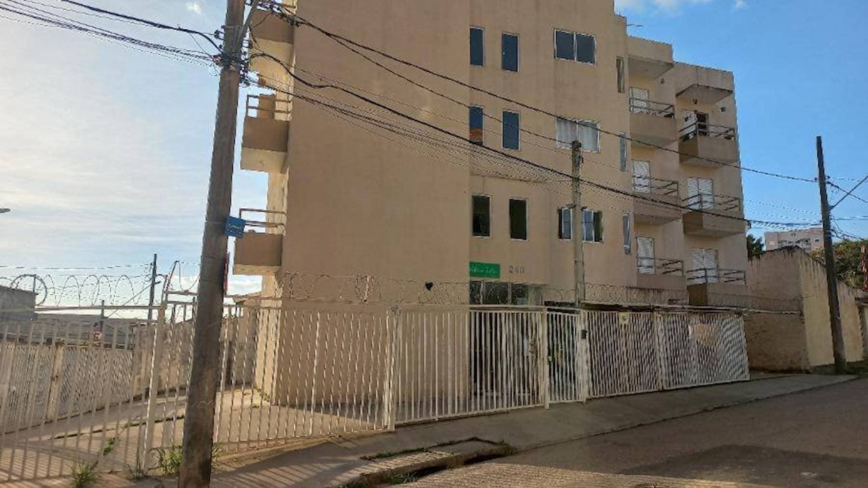 Apartamento em leilão em Sorocaba - SP — Apartamento no "Condomínio Marchetti Residencial III" - Vila Barão - Sorocaba/SP