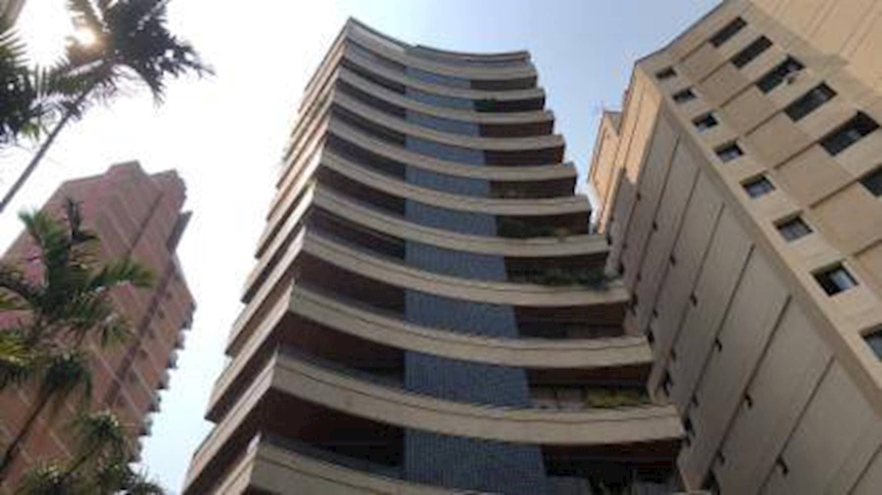 Apartamento em leilão em Campinas - SP — Apartamento no "Ed. Saint Martin" - Cambuí - Campinas/SP