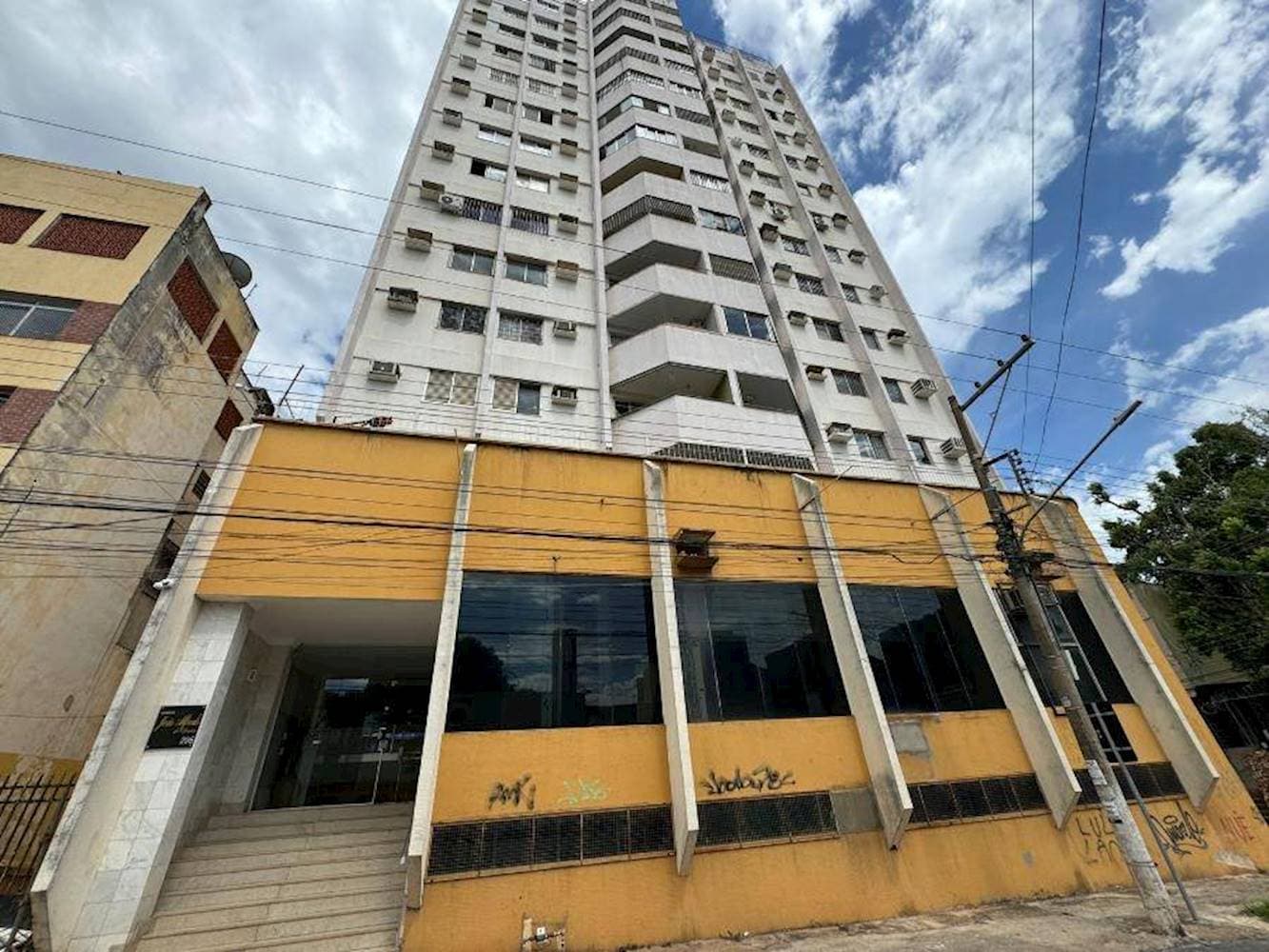 Apartamento em leilão em Cuiabá - MT — Apartamento no "Edifício João Alfredo" - Centro Norte - Cuiabá/MT