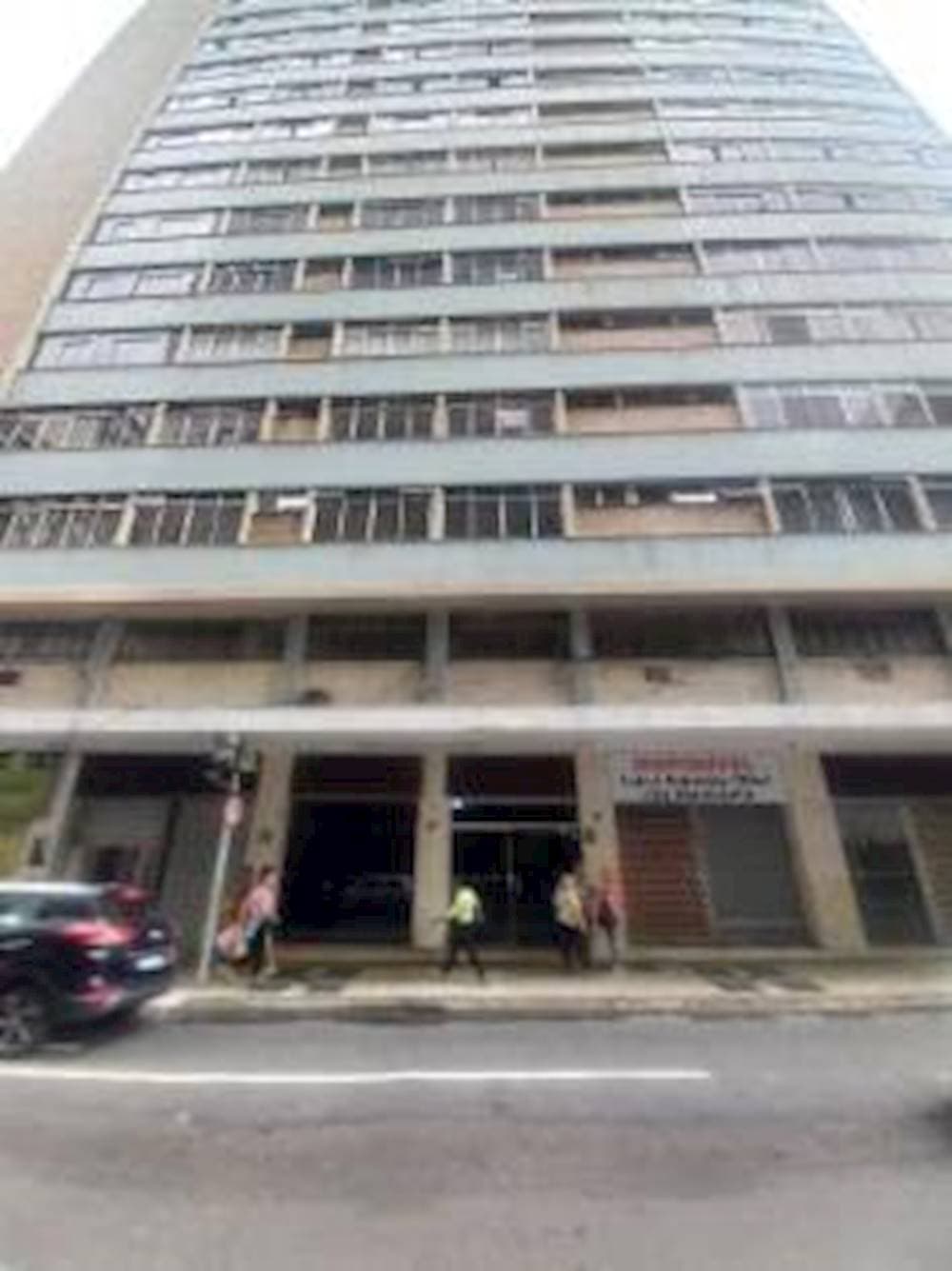 Apartamento em leilão em Juiz de Fora - MG — Apartamento no "Condomínio Edifício Barão Do Retiro" - Centro - Juiz de Fora/MG