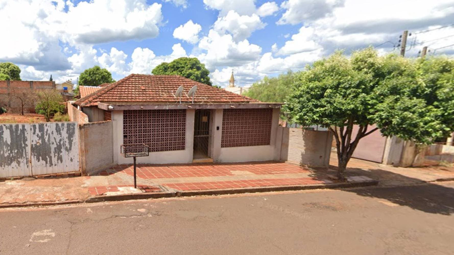 Foto 1 de 5: Casa em leilão em Itambaracá - PR — Casa no Centro em Itambaracá/PR