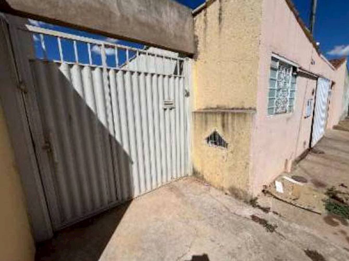 Foto 1 de 14: Casa em leilão em Uberlândia - MG — Casa em Condomínio no Shopping Park - Uberlândia/MG