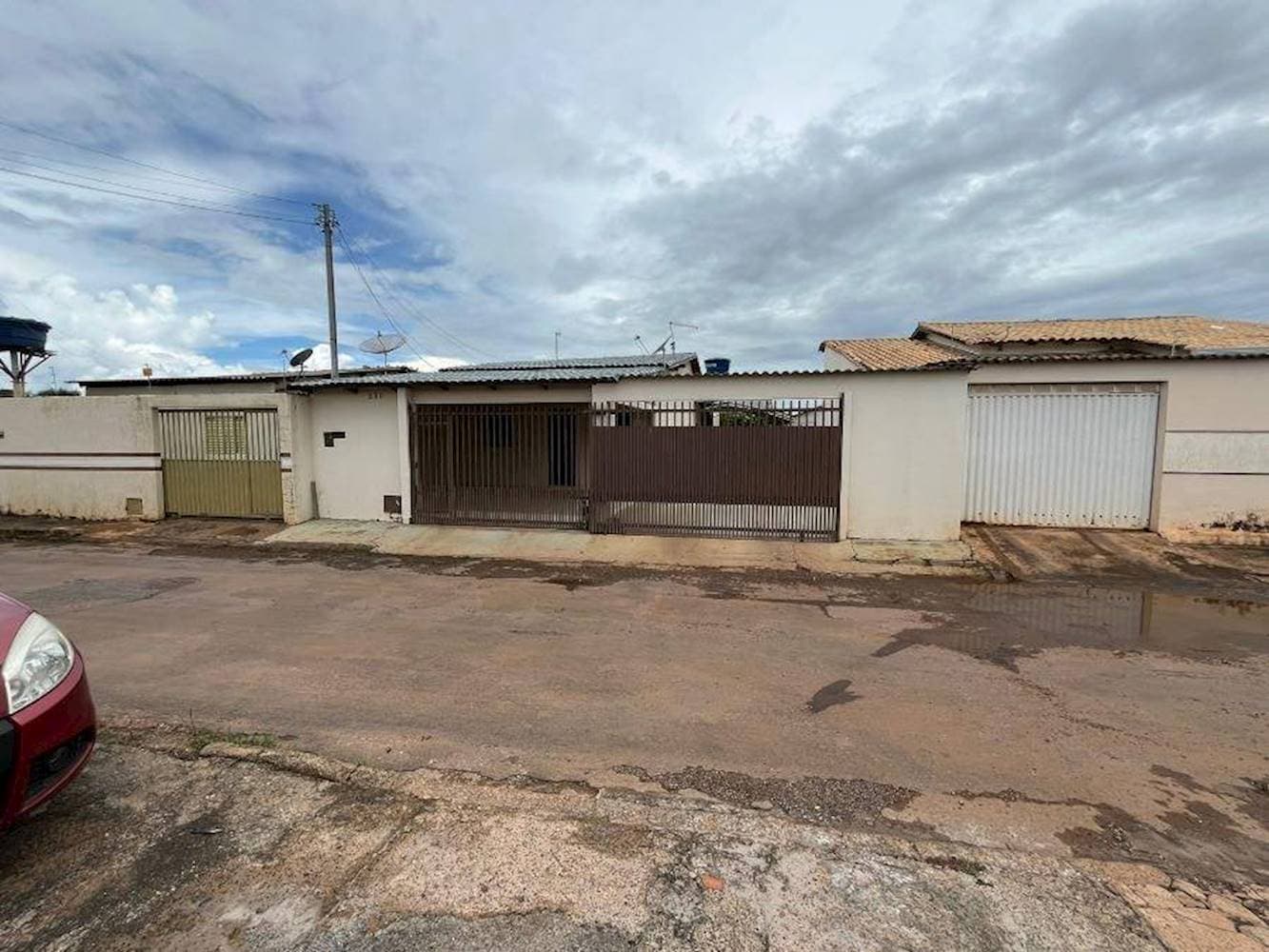 Foto 1 de 27: Casa em leilão em Formosa - GO — Casa no Setor Nordeste - Formosa/GO