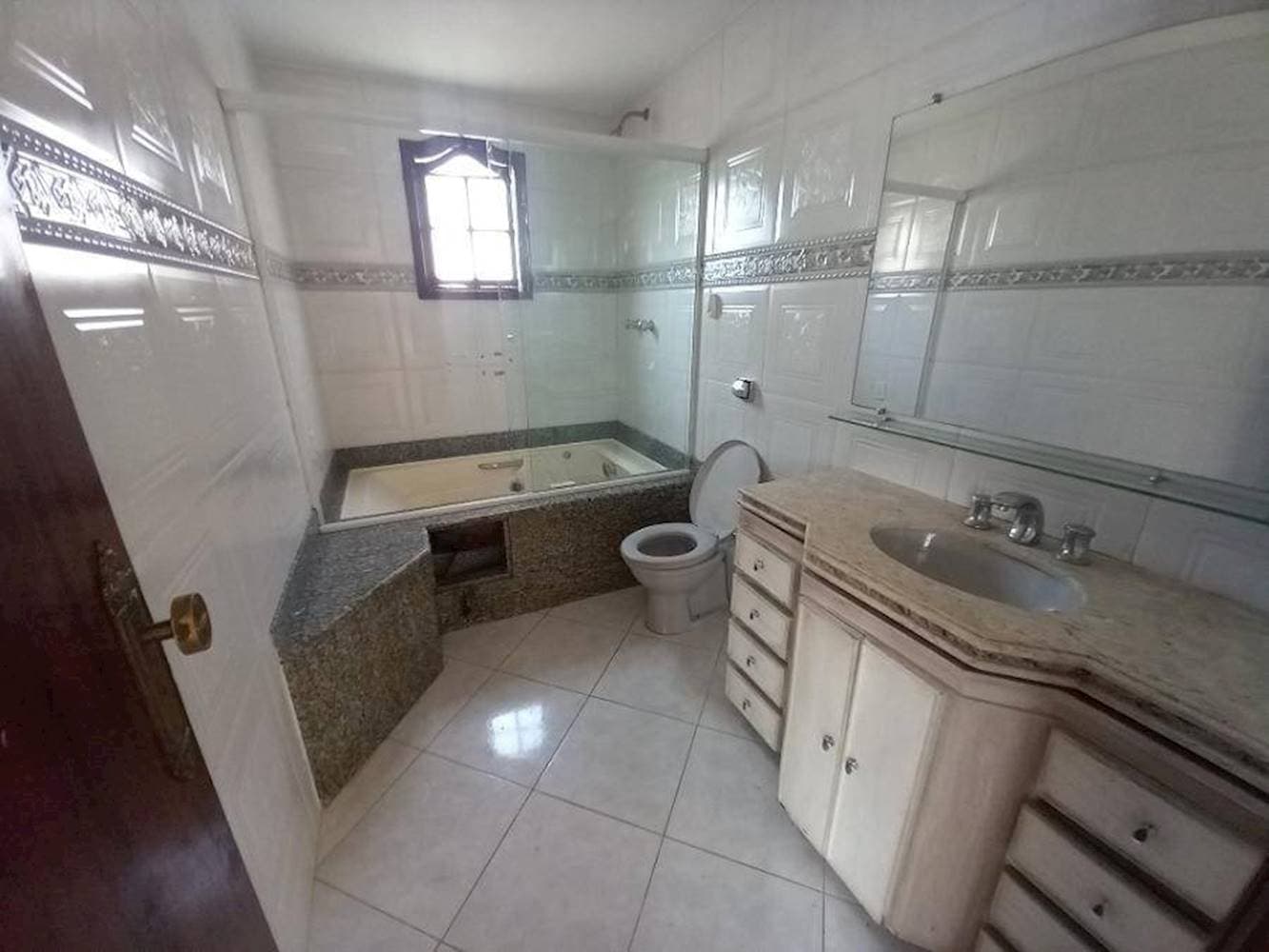 Foto 25 de 25: Casa em leilão em Nova Iguaçu - RJ — Casa em Da Luz - Nova Iguaçu/RJ