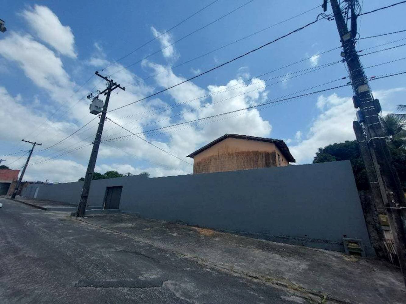 Foto 1 de 18: Casa em leilão em Camaçari - BA — Casa em Condomínio no Parque Verde I -  Camaçari/BA