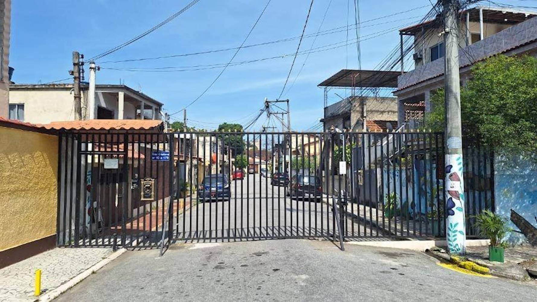 Foto 1 de 6: Casa em leilão em São Gonçalo - RJ — Casa em Venda Da Cruz - São Gonçalo/RJ
