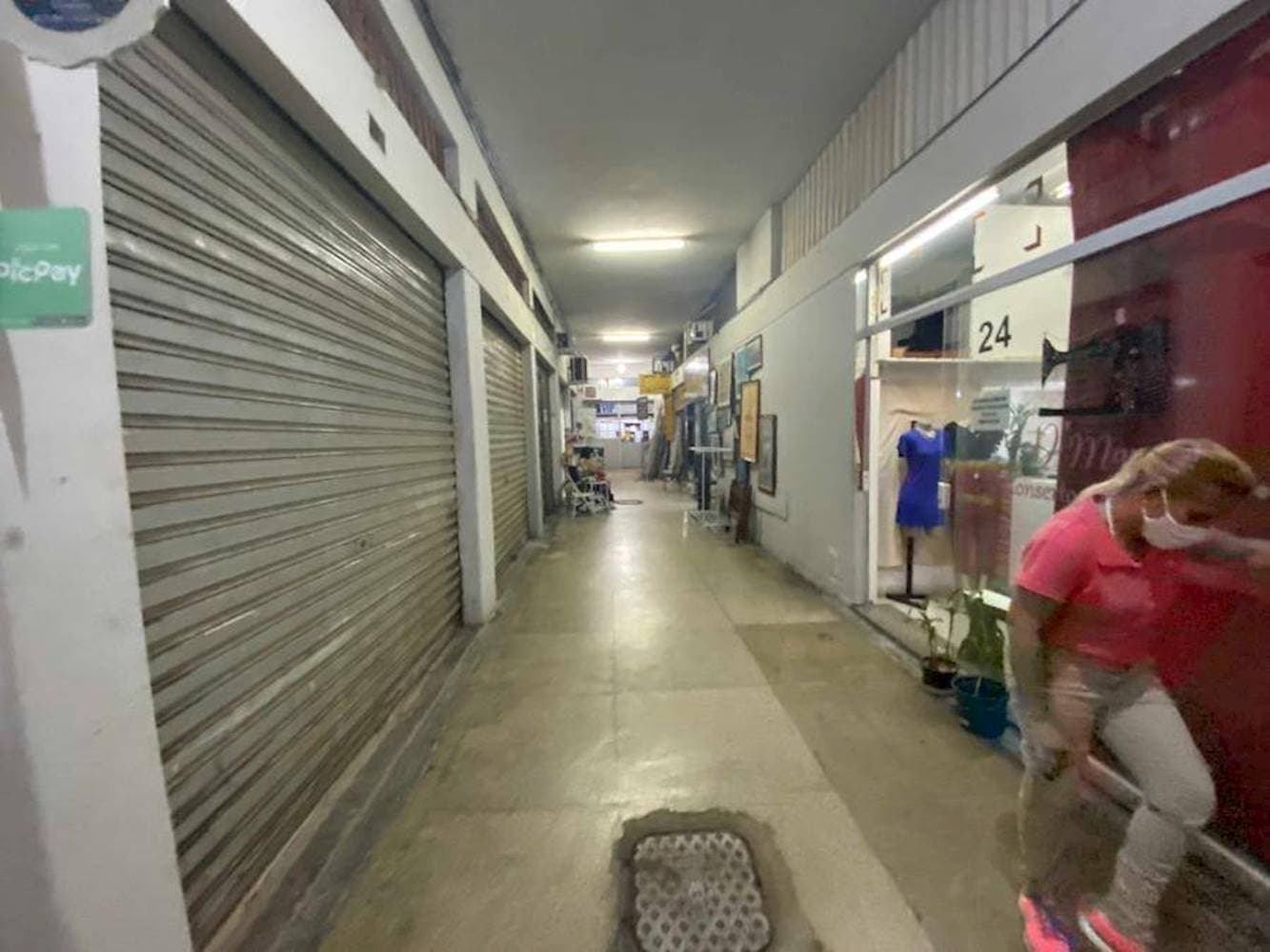 Foto 7 de 18: Comercial em leilão em Rio de Janeiro - RJ — Loja em Catete - Rio De Janeiro/RJ