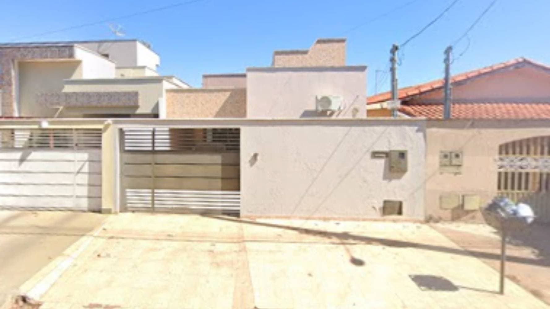 Foto 1 de 6: Casa em leilão em São Luís de Montes Belos - GO — Casa no Bairro Setor Montes Belos - São Luís de Montes Belos/GO