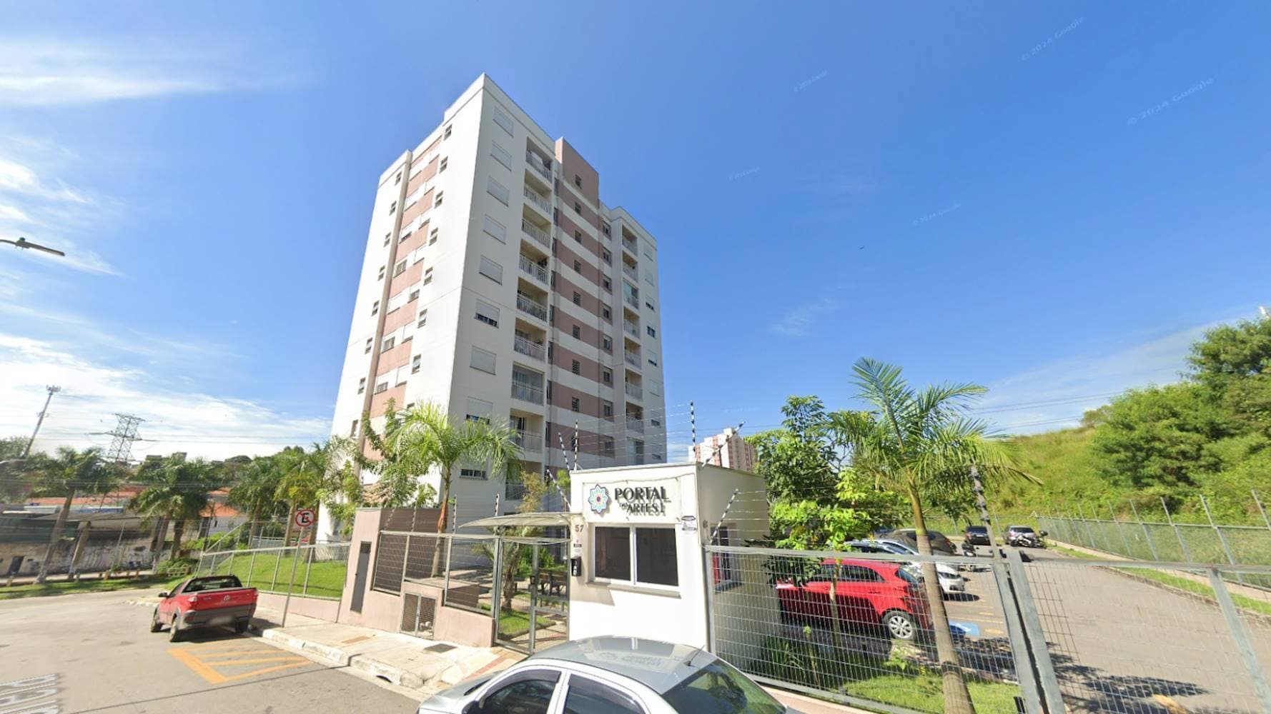 Foto 1 de 7: Apartamento em leilão em Embu das Artes - SP — Apartamento no "Condomínio Portal das Artes I' - Jardim Independência - Embu das Artes/SP