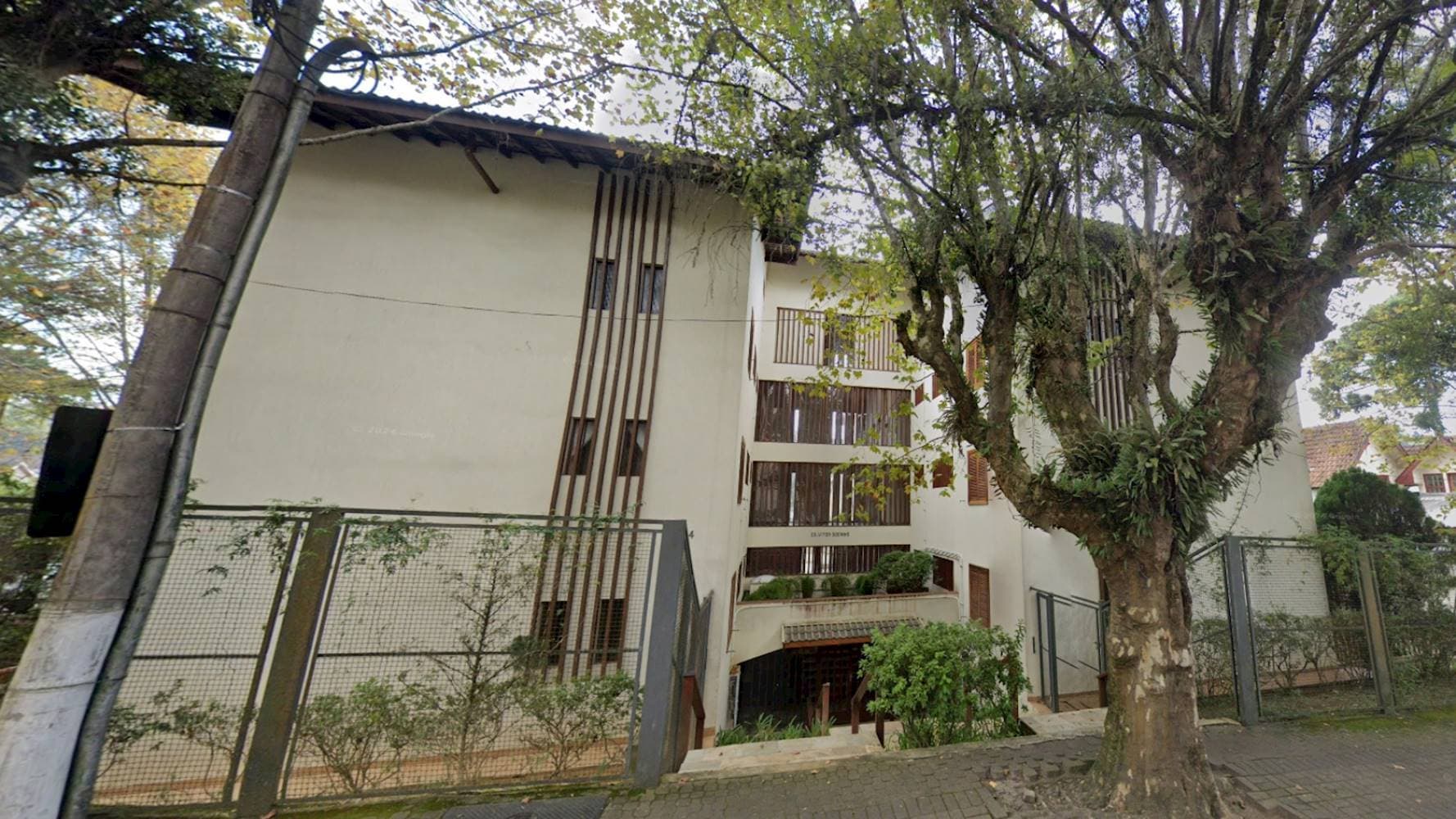 Foto 3 de 5: Apartamento em leilão em Campos do Jordão - SP — Apartamento no "Condomínio Edifício Victor Godinho" - Capivari - Campos do Jordão/SP