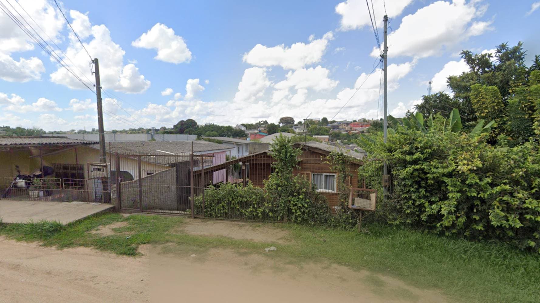 Foto 2 de 5: Casa em leilão em Viamão - RS — Casa na Vila Augusta em Viamão/RS