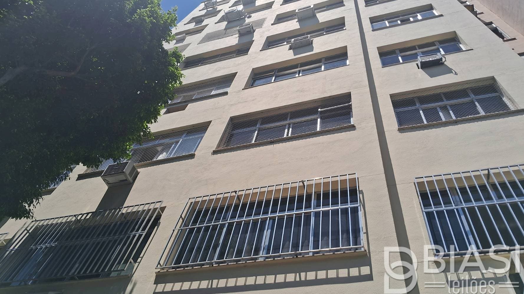 Foto 3 de 7: Apartamento em leilão em Rio de Janeiro - RJ — Apartamento no " Edifício Visconde de Taunay" na Tijuca - Rio de Janeiro/RJ