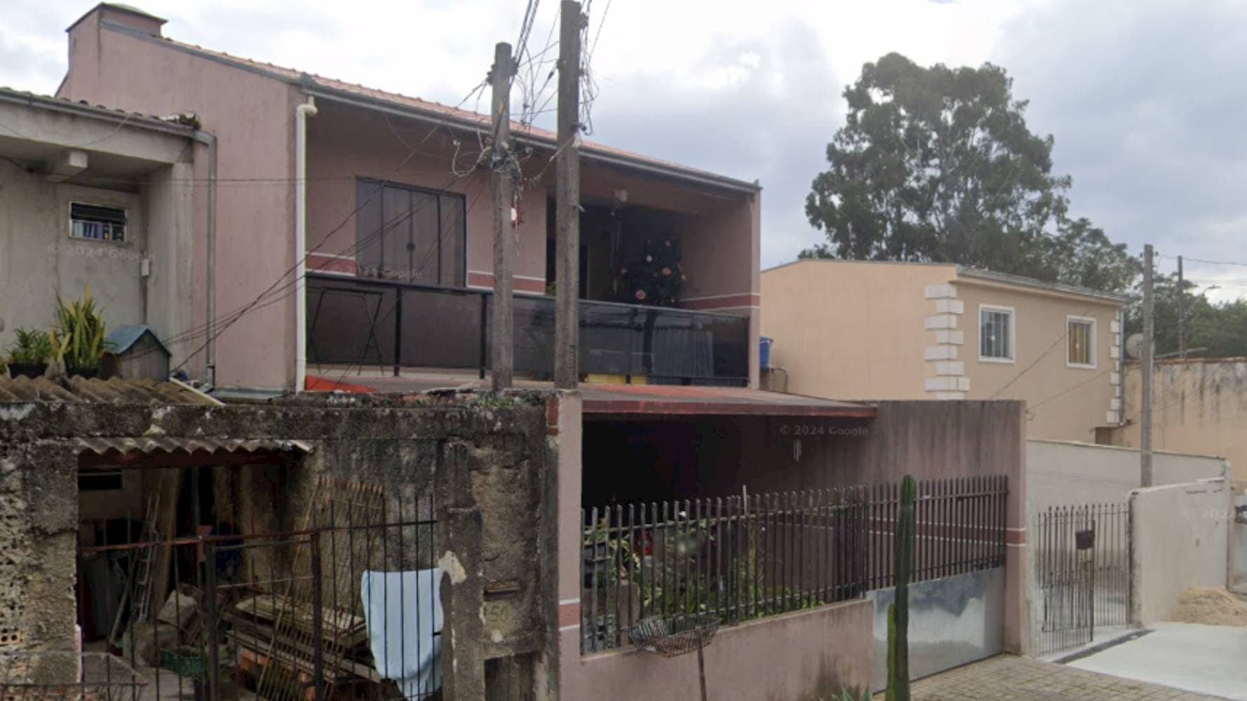 Foto 5 de 5: Casa em leilão em Curitiba - PR — Casa no Pinheirinho em Curitiba/PR