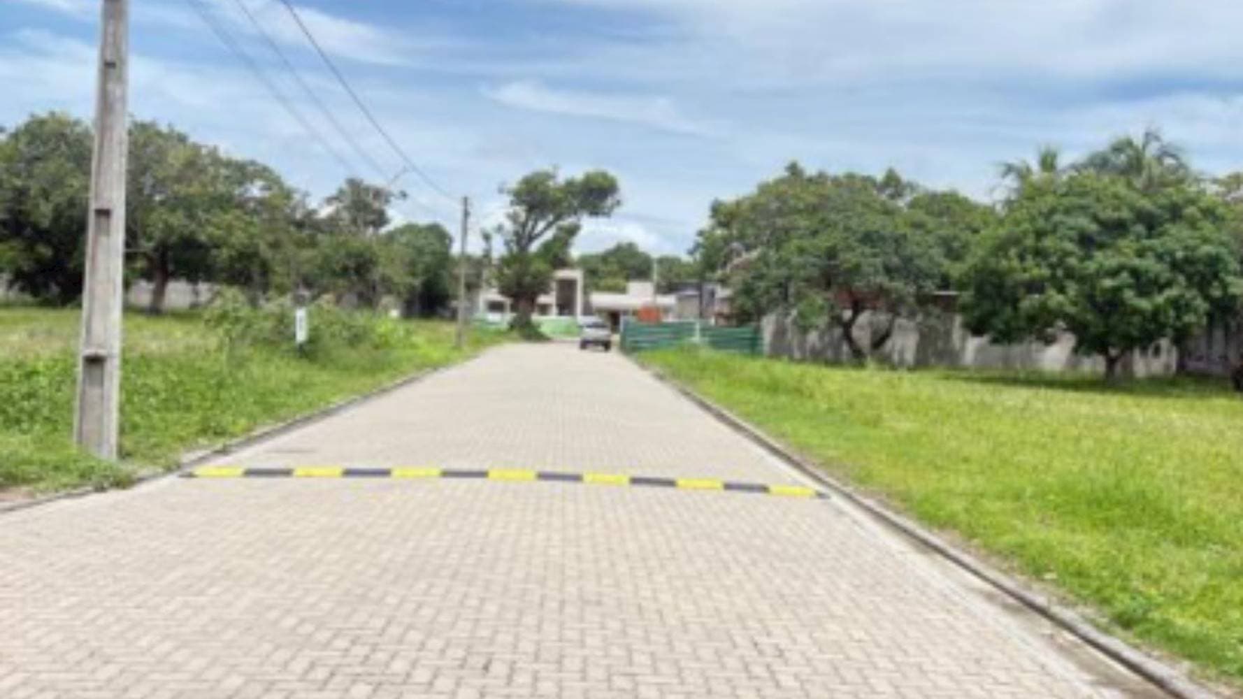 Foto 4 de 5: Terreno em leilão em Aquiraz - CE — Terreno no Loteamento "Reserva Terra Brasilis B" - Aquiraz/CE