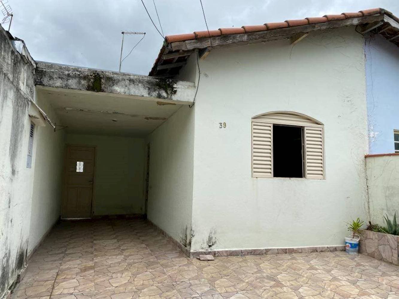 Foto 4 de 12: Casa em leilão em São José dos Campos - SP — Casa em Chácaras Reunidas - São José Dos Campos/SP