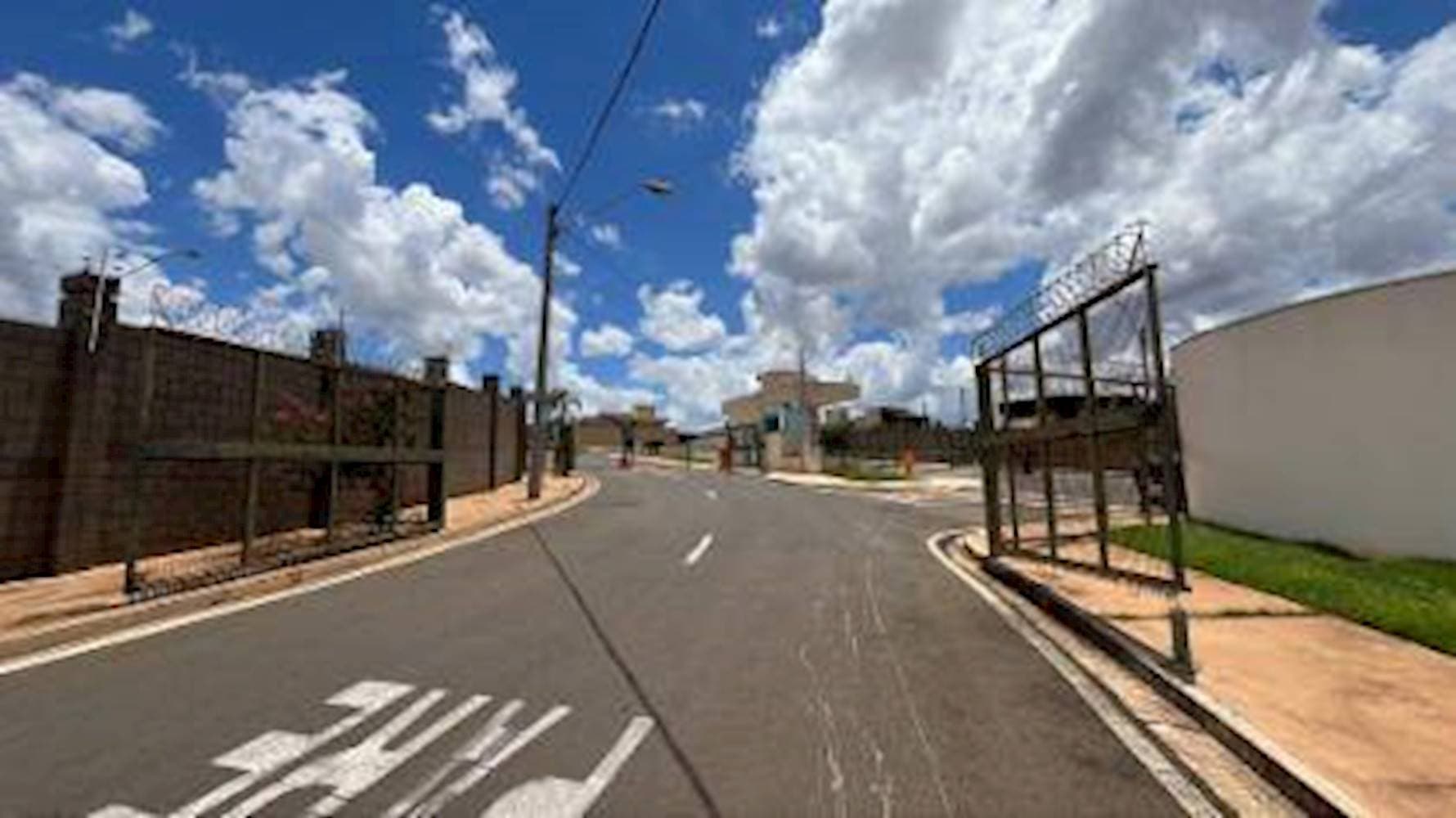 Foto 2 de 4: Casa em leilão em São José do Rio Preto - SP — Casa, Em condomínio, 0 vaga(s) de garagem