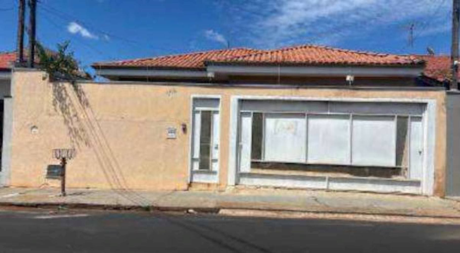 Foto 1 de 3: Casa em leilão em Dois Córregos - SP — Casa, Padrão, 1 vaga(s) de garagem