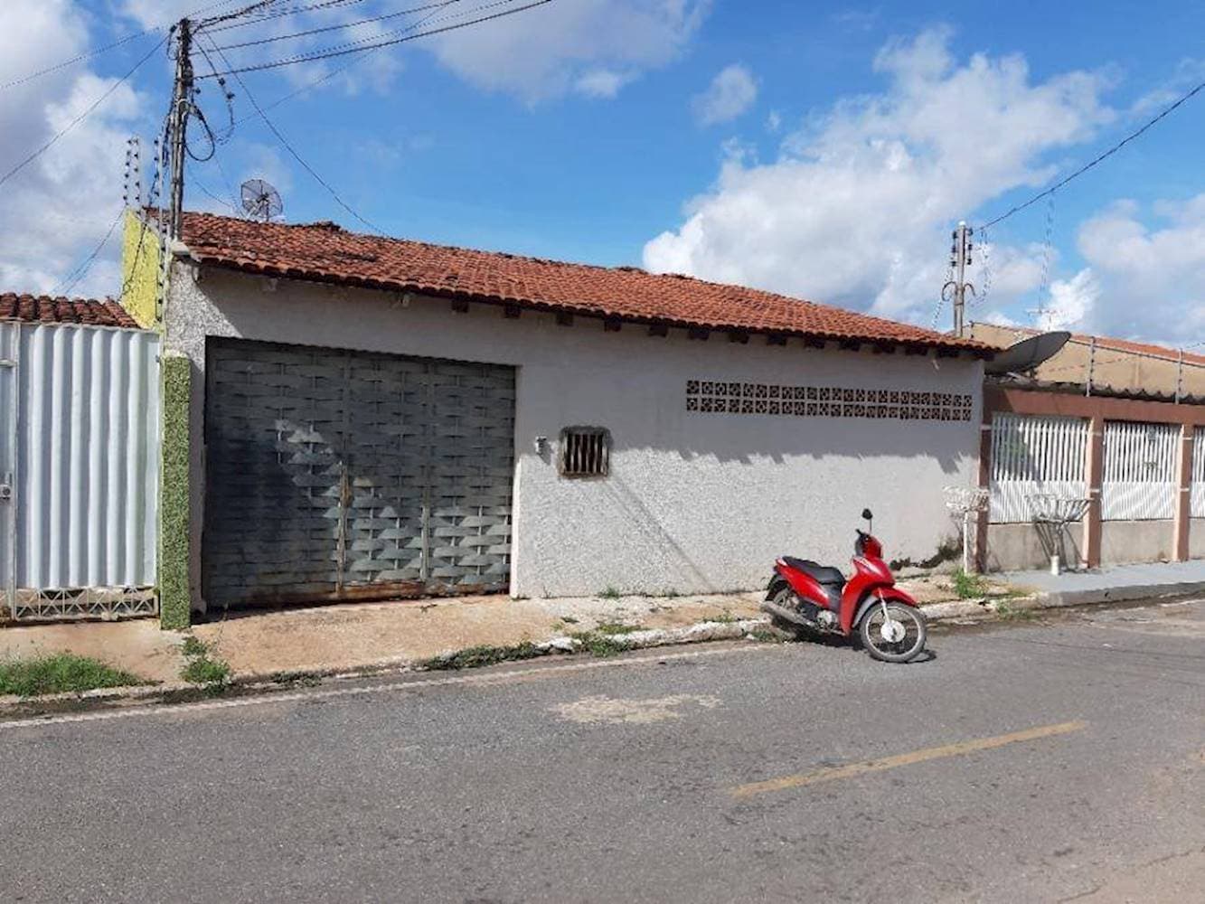 Foto 1 de 25: Casa em leilão em Várzea Grande - MT — Casa, Padrão, 1 vaga(s) de garagem
