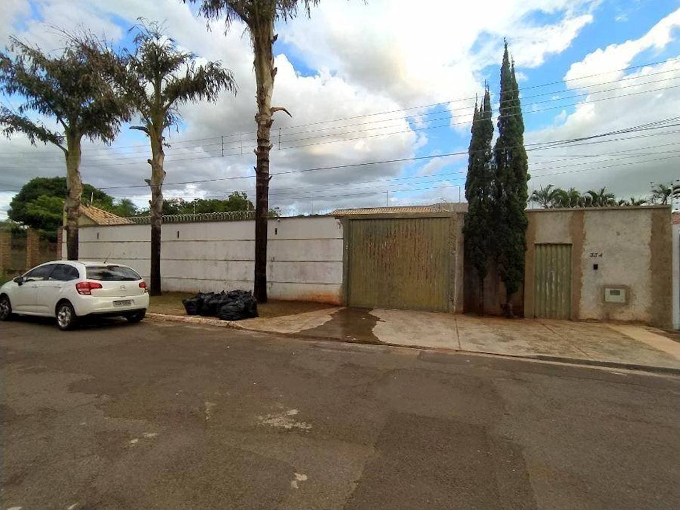 Foto 4 de 30: Casa em leilão em Campo Grande - MS — Casa, Padrão, 1 vaga(s) de garagem