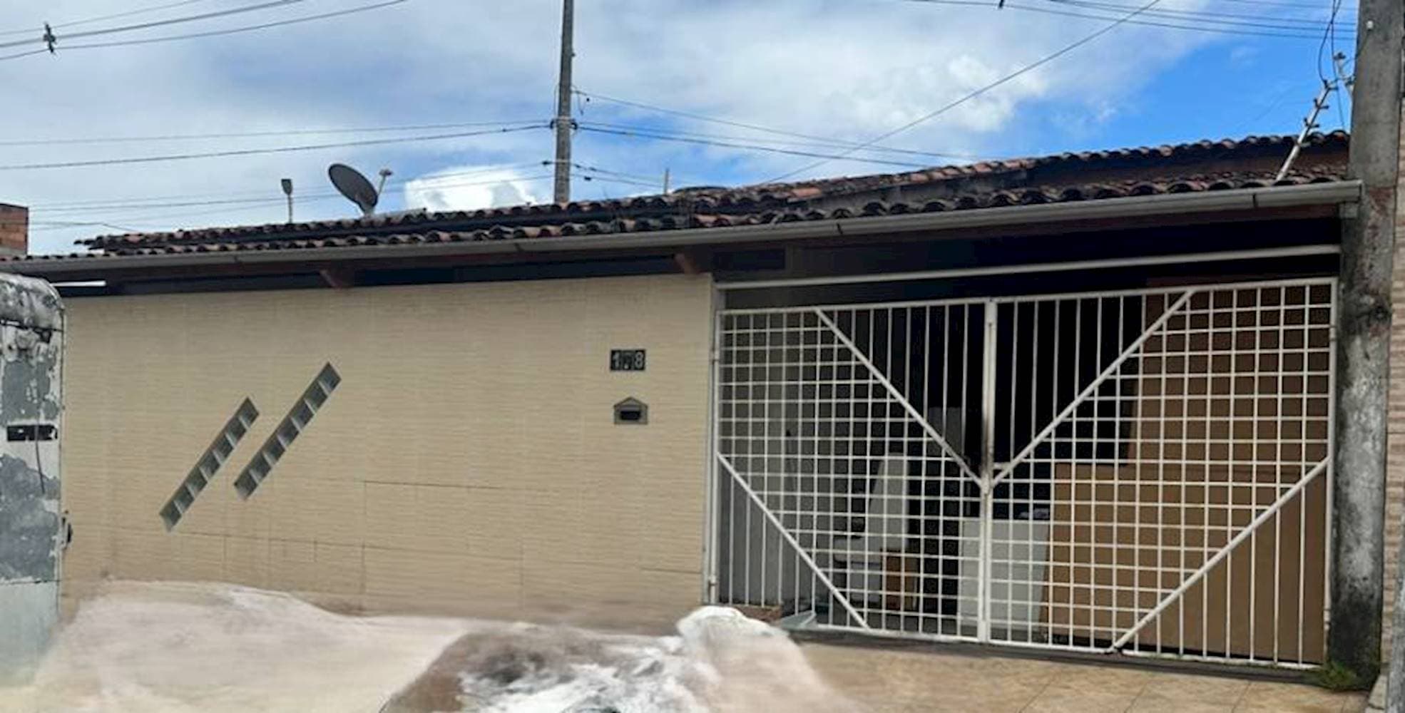 Foto 1 de 6: Casa em leilão em Feira de Santana - BA — Casa, Padrão, 1 vaga(s) de garagem