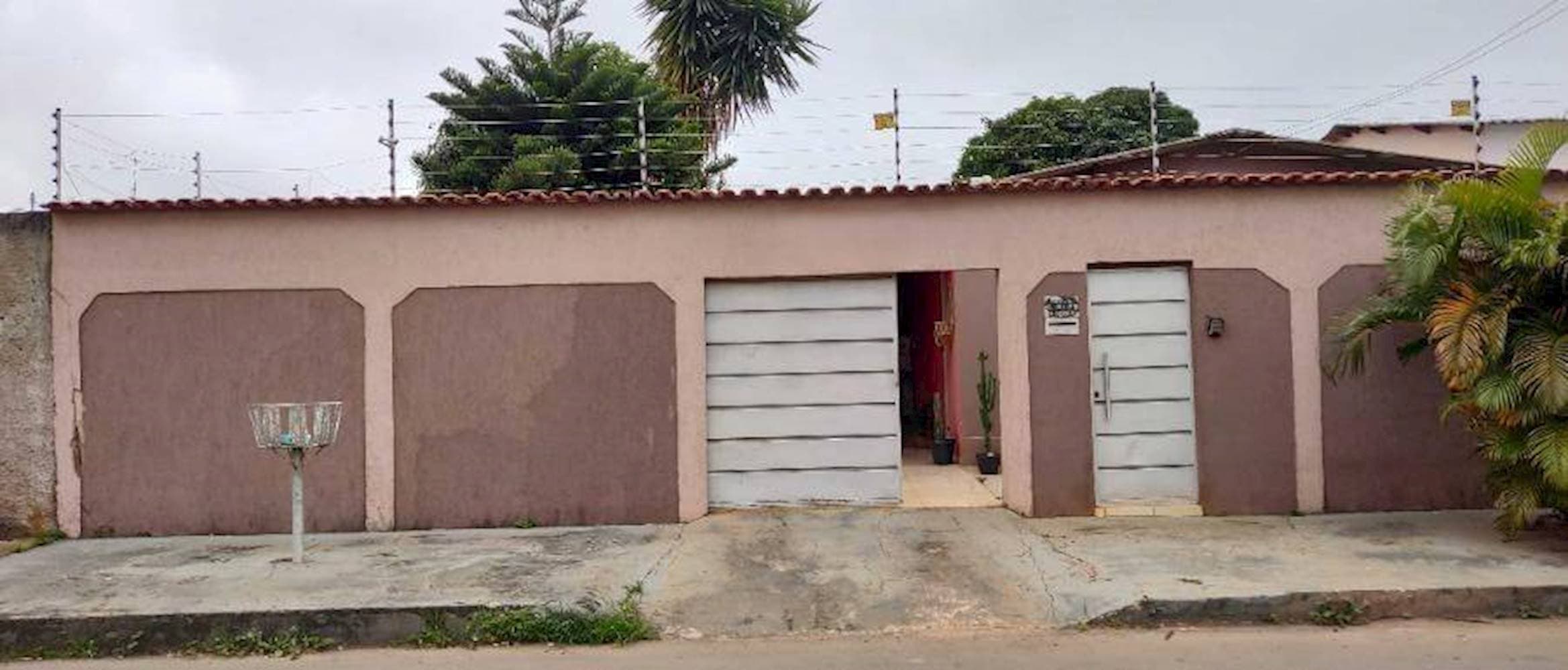 Foto 2 de 25: Casa em leilão em Anápolis - GO — Casa, Padrão, 1 vaga(s) de garagem