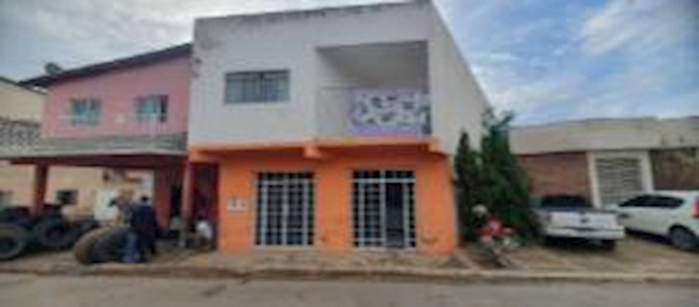 Foto 1 de 21: Comercial em leilão em Nova Porteirinha - MG — Prédio, Padrão, 1 vaga(s) de garagem