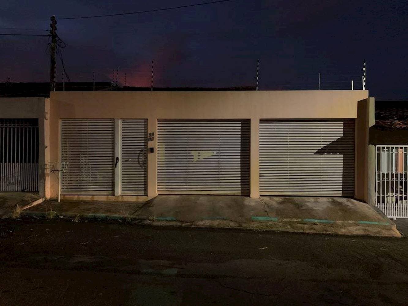 Foto 2 de 3: Casa em leilão em Várzea Grande - MT — Casa, Padrão, 3 vaga(s) de garagem