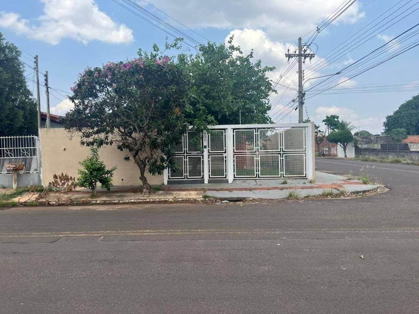 Foto 2 de 46: Casa em leilão em Campo Grande - MS — Casa, Padrão, 0 vaga(s) de garagem