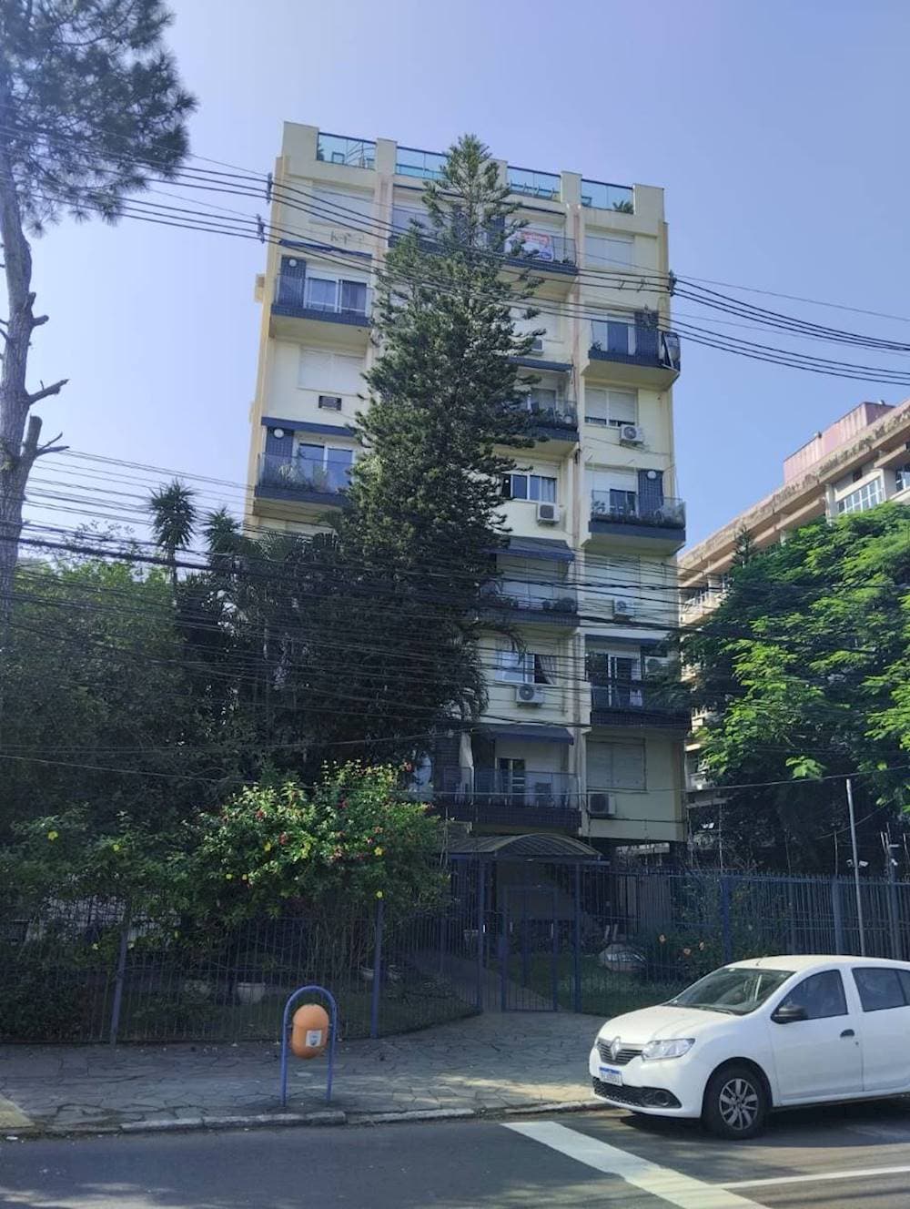 Foto 1 de 34: Apartamento em leilão em Porto Alegre - RS — Apartamento, Padrão, 2 vaga(s) de garagem