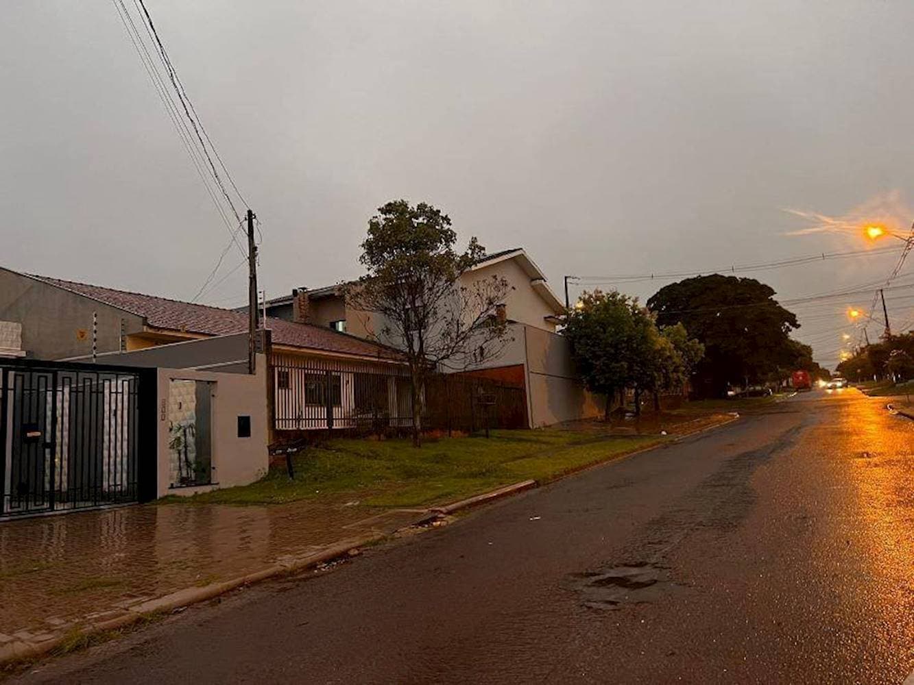 Foto 4 de 15: Casa em leilão em Cascavel - PR — Casa, Em condomínio, 1 vaga(s) de garagem