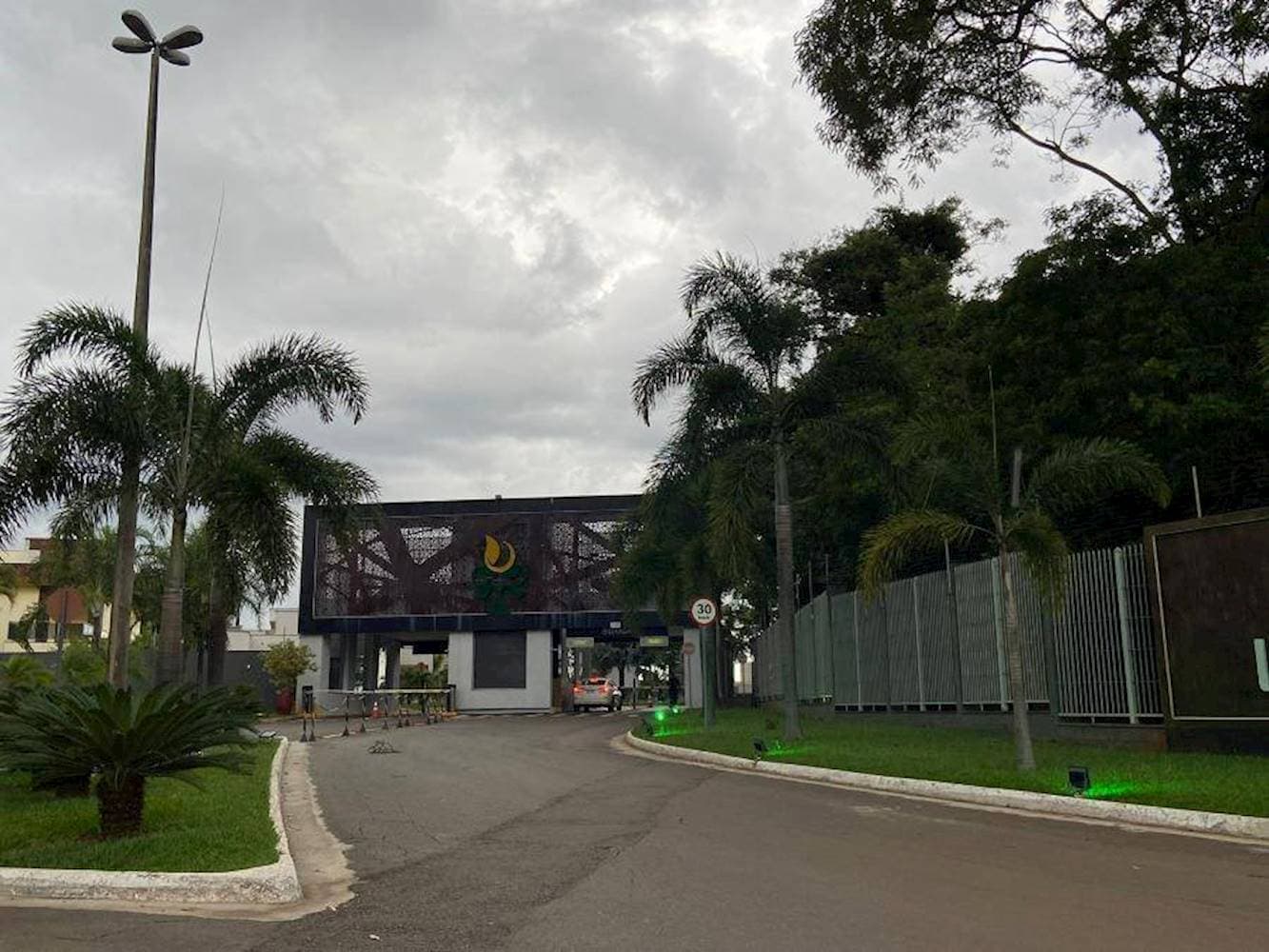 Foto 3 de 60: Casa em leilão em Goiânia - GO — Casa, Em condomínio, 1 vaga(s) de garagem