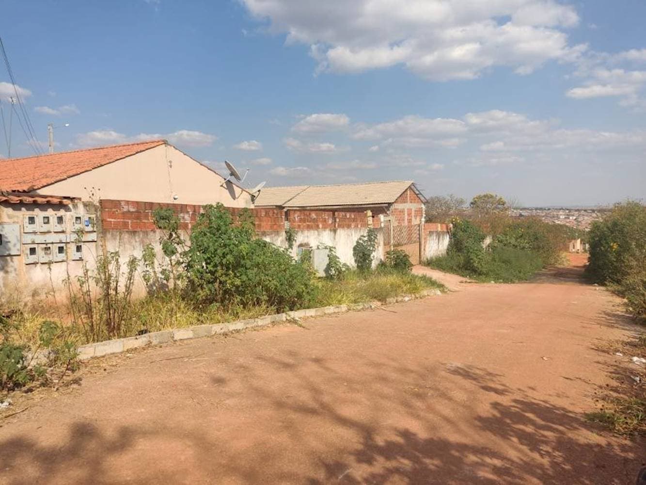 Foto 2 de 18: Casa em leilão em Águas Lindas de Goiás - GO — Casa, Padrão, 1 vaga(s) de garagem