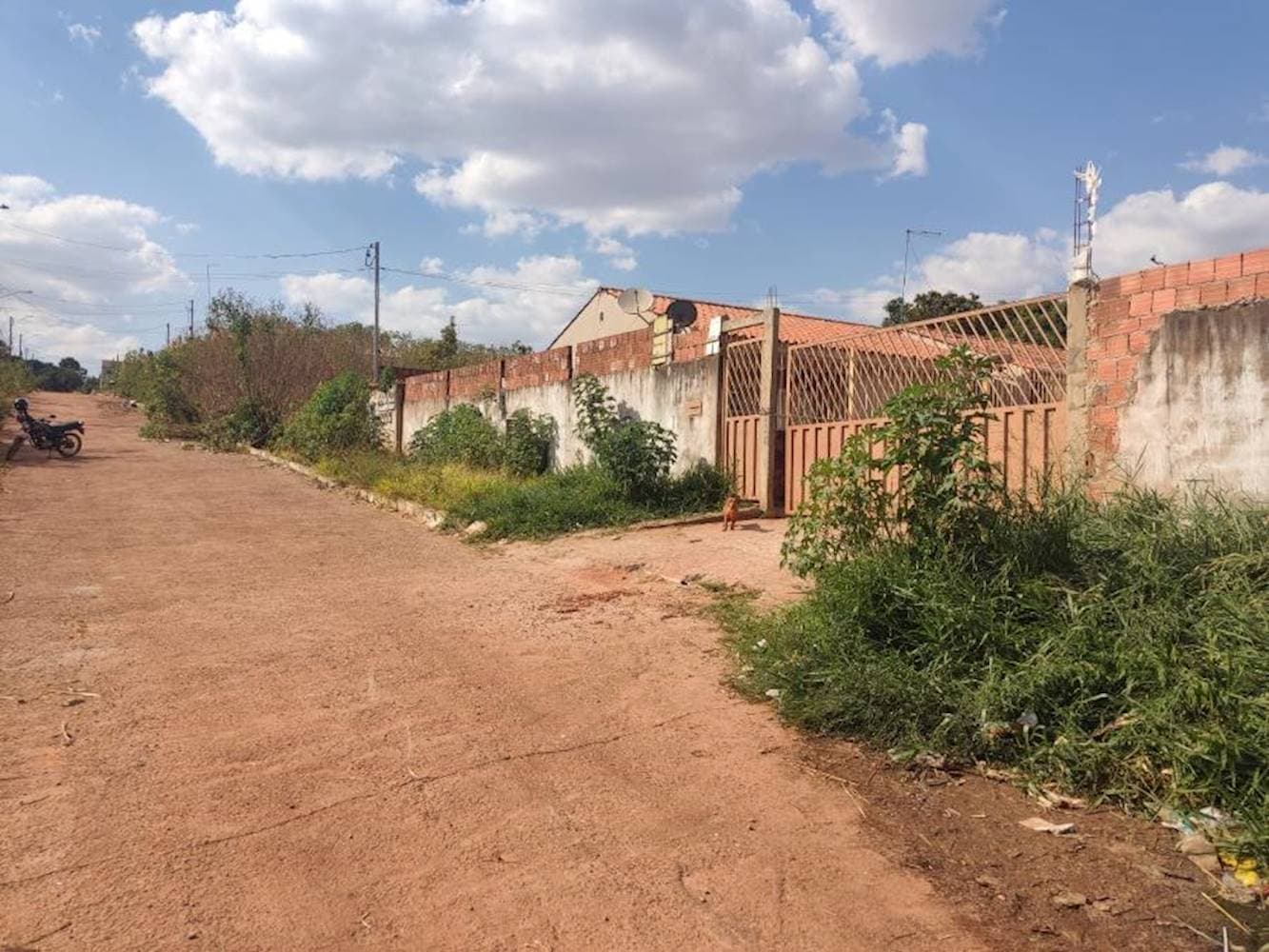 Foto 3 de 18: Casa em leilão em Águas Lindas de Goiás - GO — Casa, Padrão, 1 vaga(s) de garagem