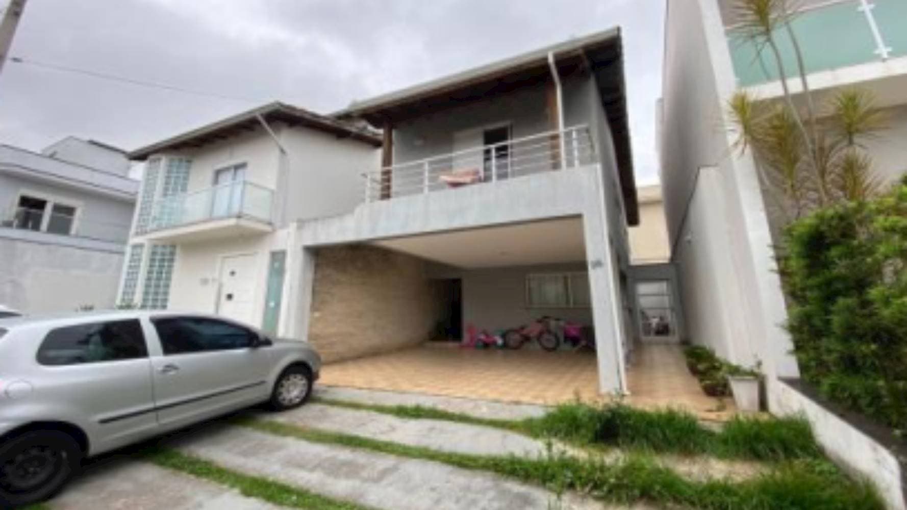 Foto 6 de 11: Casa em leilão em Mogi das Cruzes - SP — Casa no "Residencial Parque das Figueiras" em Caputera - Mogi das Cruzes/SP