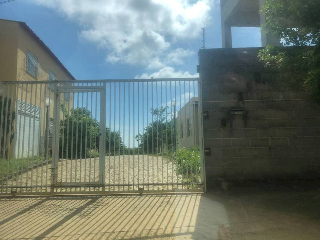 Foto 1 de 31: Casa em leilão em Macaé - RJ — Casa no Vale Encantado em Macaé/RJ