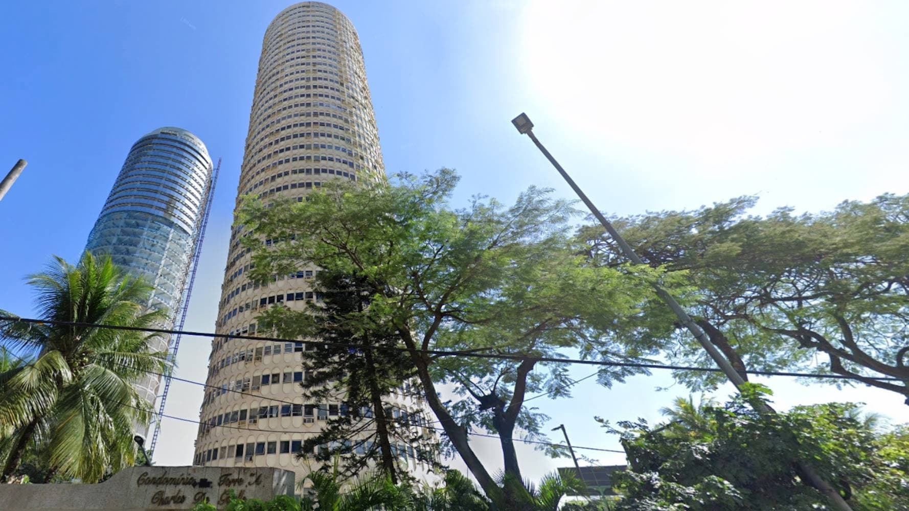 Foto 2 de 7: Apartamento em leilão em Rio de Janeiro - RJ — Apartamento no "Edificio Torre Charles de Gaulle" - Barra da Tijuca - Rio de Janeiro/RJ