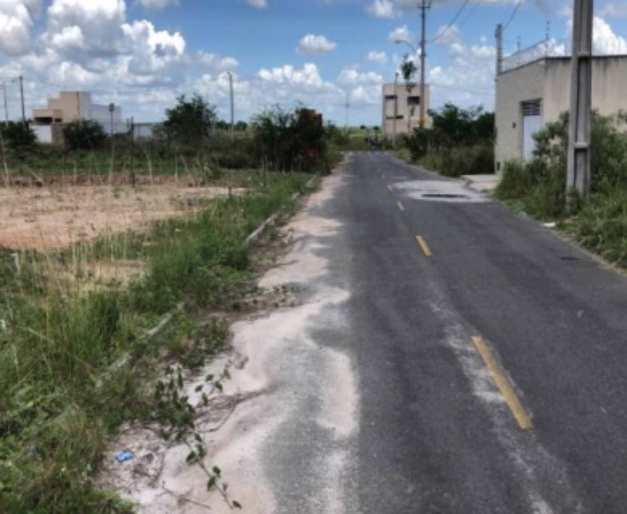 Foto 2 de 3: Terreno em leilão em Feira de Santana - BA — Terreno no Loteamento Vivari Feira de Santana - Registro - Feira de Santana/BA