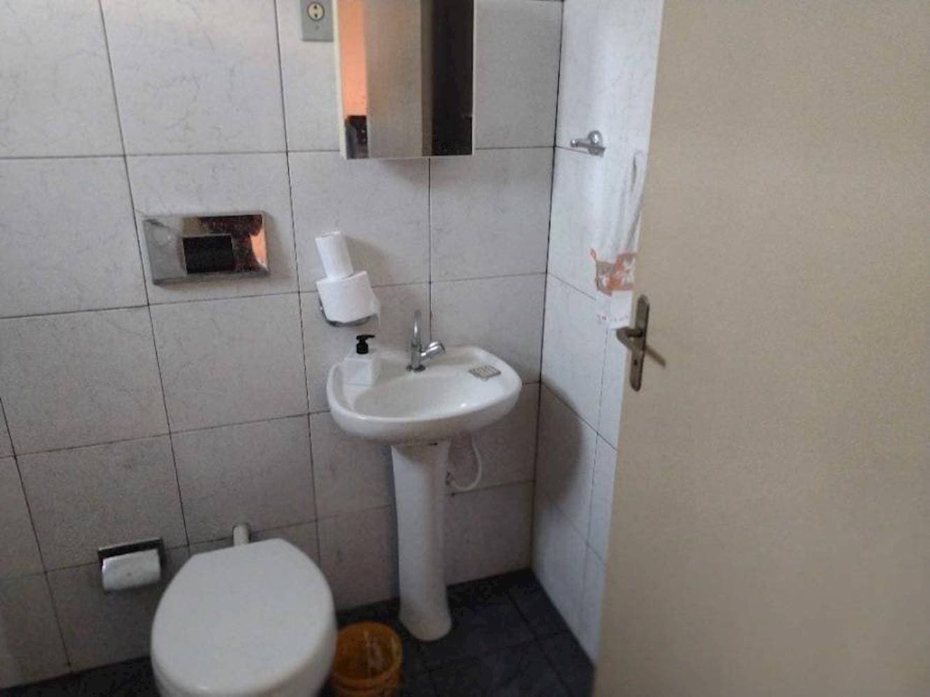 Foto 16 de 20: Casa em leilão em Pelotas - RS — Casa, Padrão, 2 vaga(s) de garagem