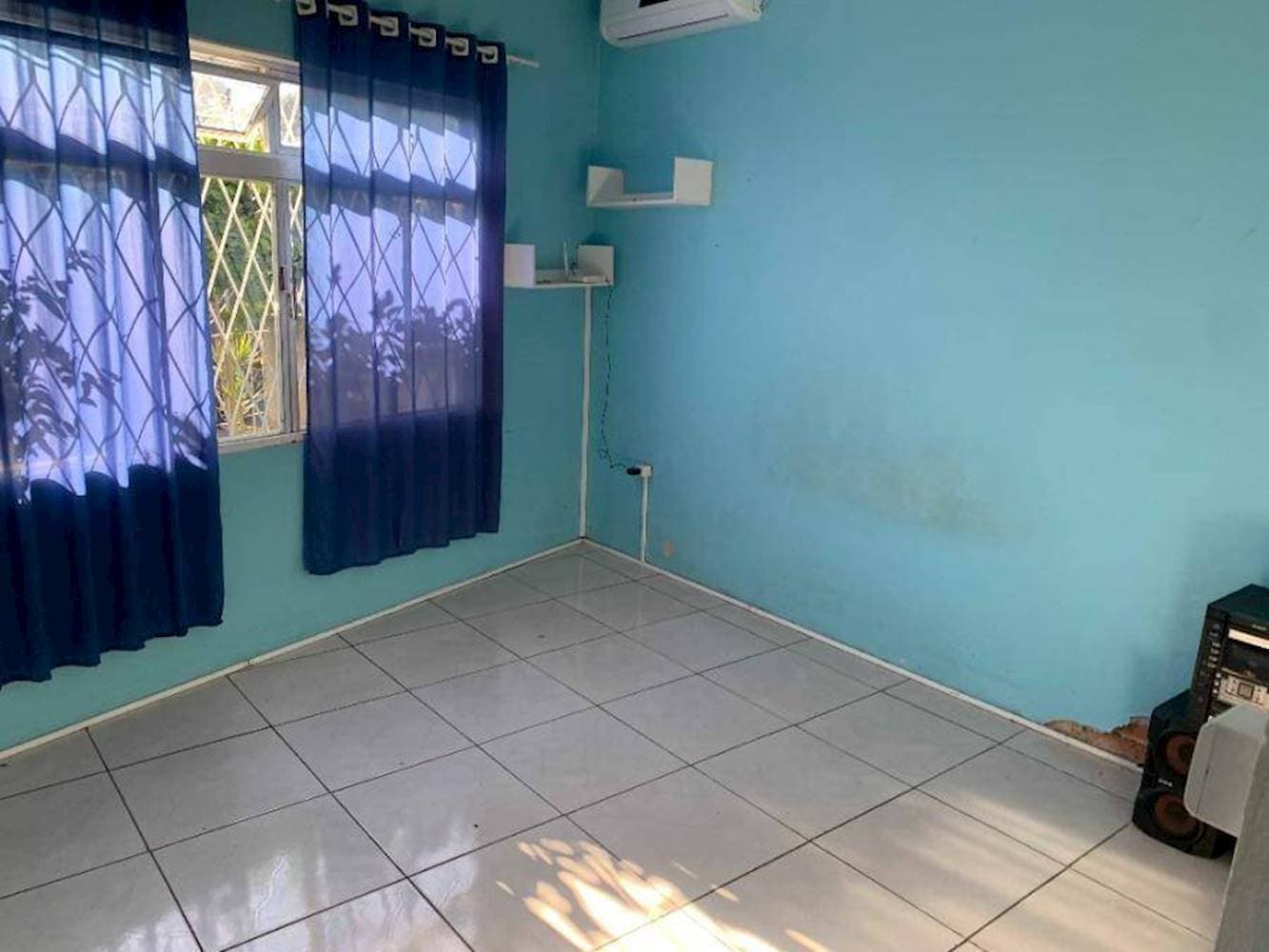 Foto 19 de 29: Casa em leilão em Porto Alegre - RS — Casa, Padrão, 2 vaga(s) de garagem