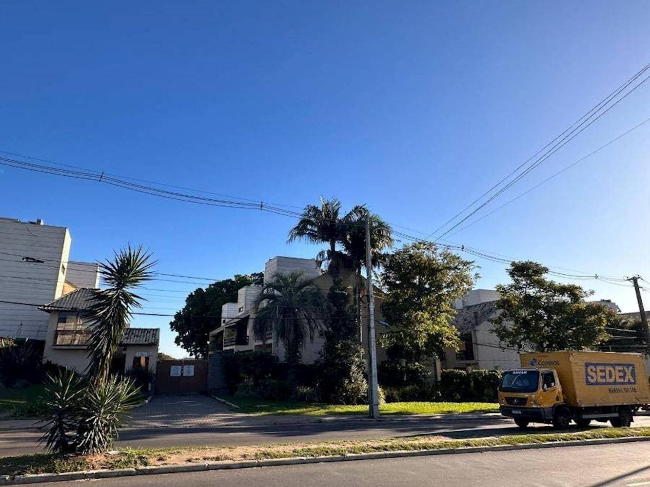 Foto 4 de 34: Casa em leilão em Porto Alegre - RS — Casa, Em condomínio, 0 vaga(s) de garagem