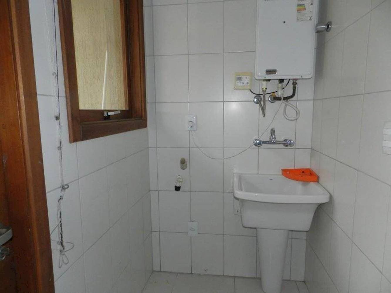 Foto 14 de 34: Casa em leilão em Porto Alegre - RS — Casa, Em condomínio, 0 vaga(s) de garagem