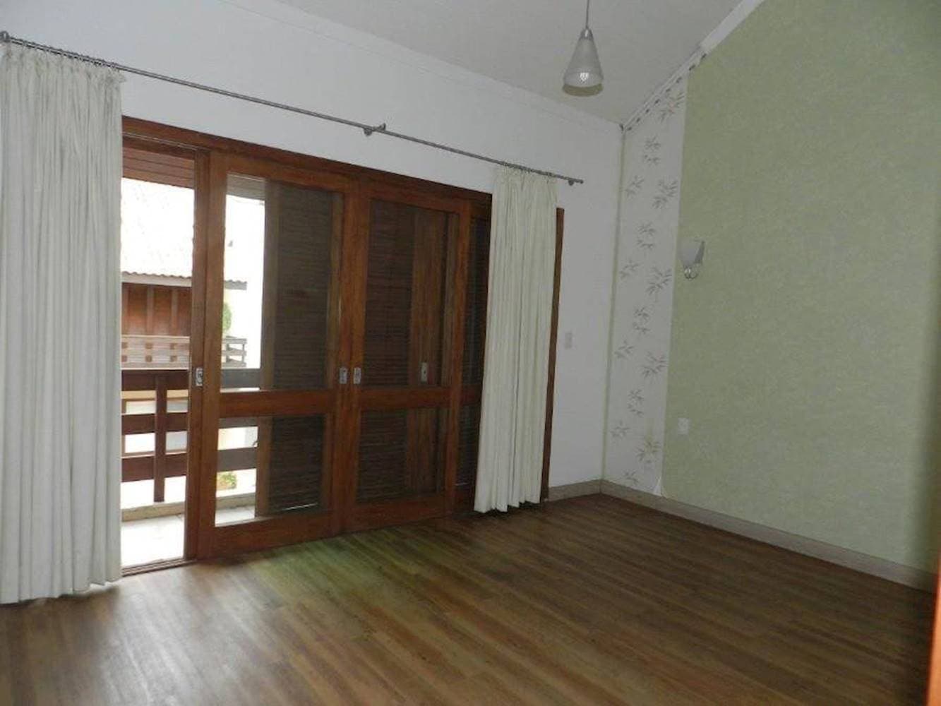 Foto 22 de 34: Casa em leilão em Porto Alegre - RS — Casa, Em condomínio, 0 vaga(s) de garagem