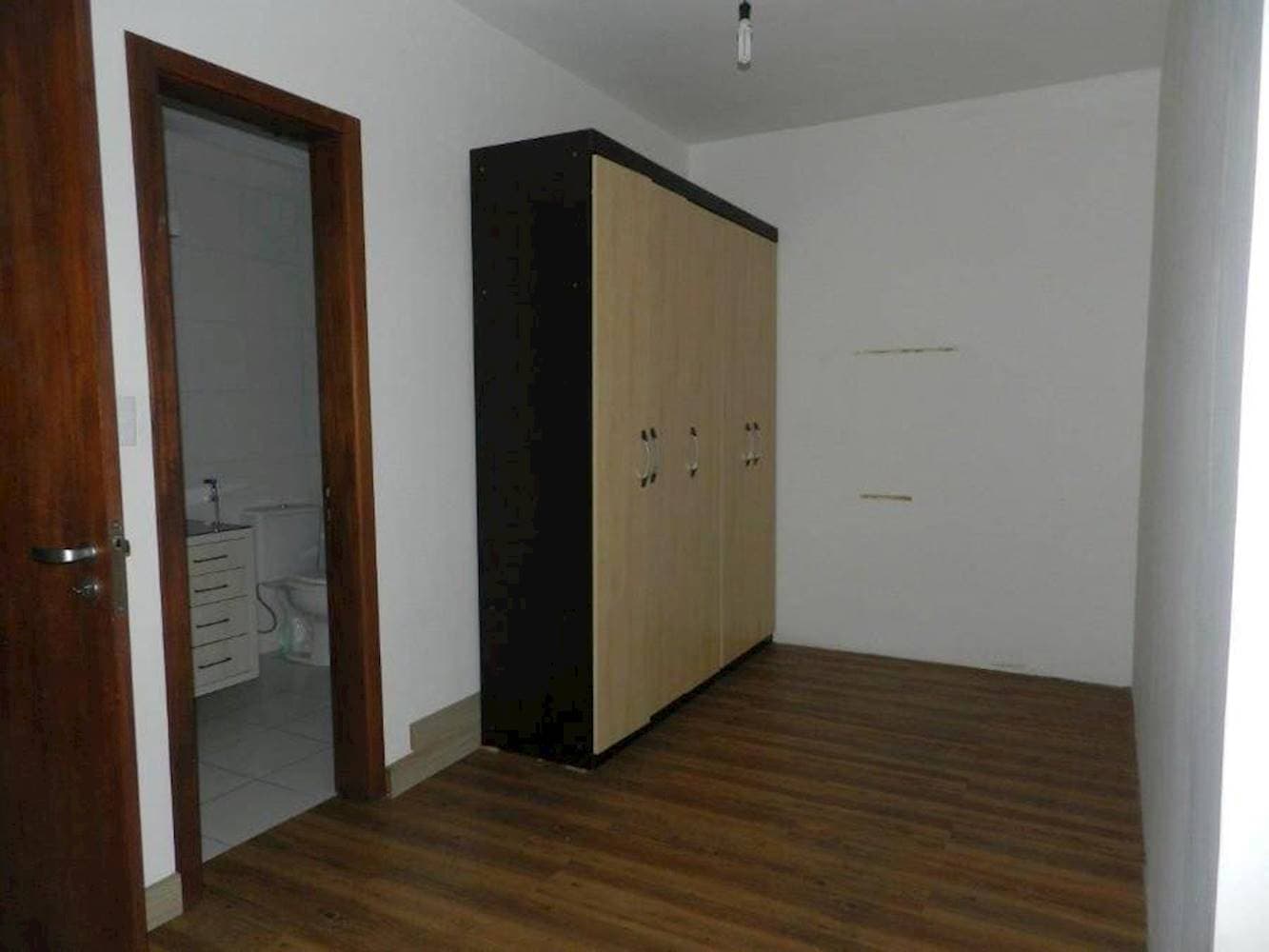 Foto 23 de 34: Casa em leilão em Porto Alegre - RS — Casa, Em condomínio, 0 vaga(s) de garagem