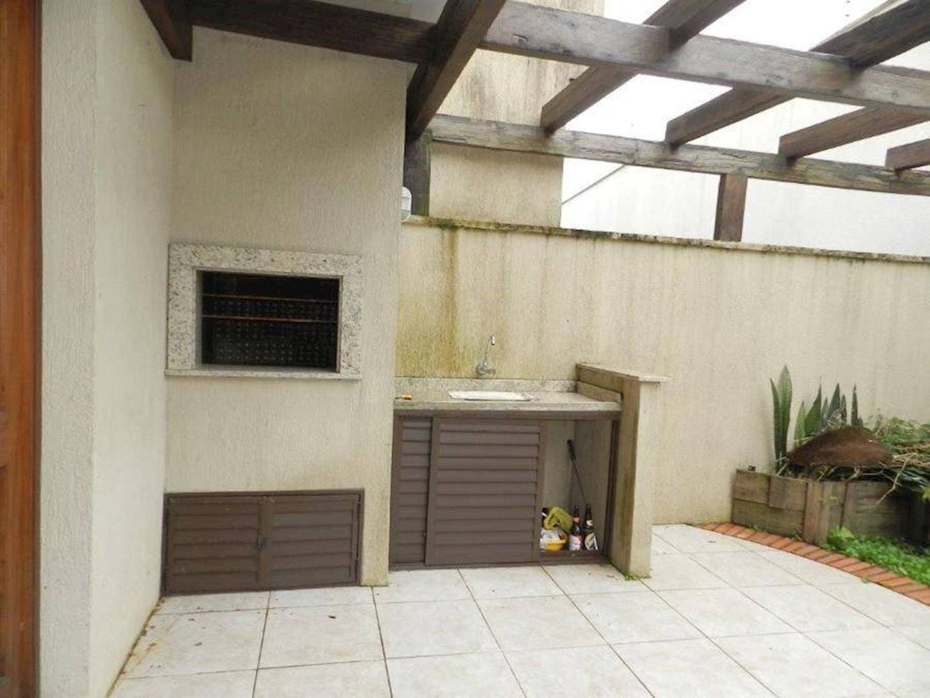 Foto 32 de 34: Casa em leilão em Porto Alegre - RS — Casa, Em condomínio, 0 vaga(s) de garagem