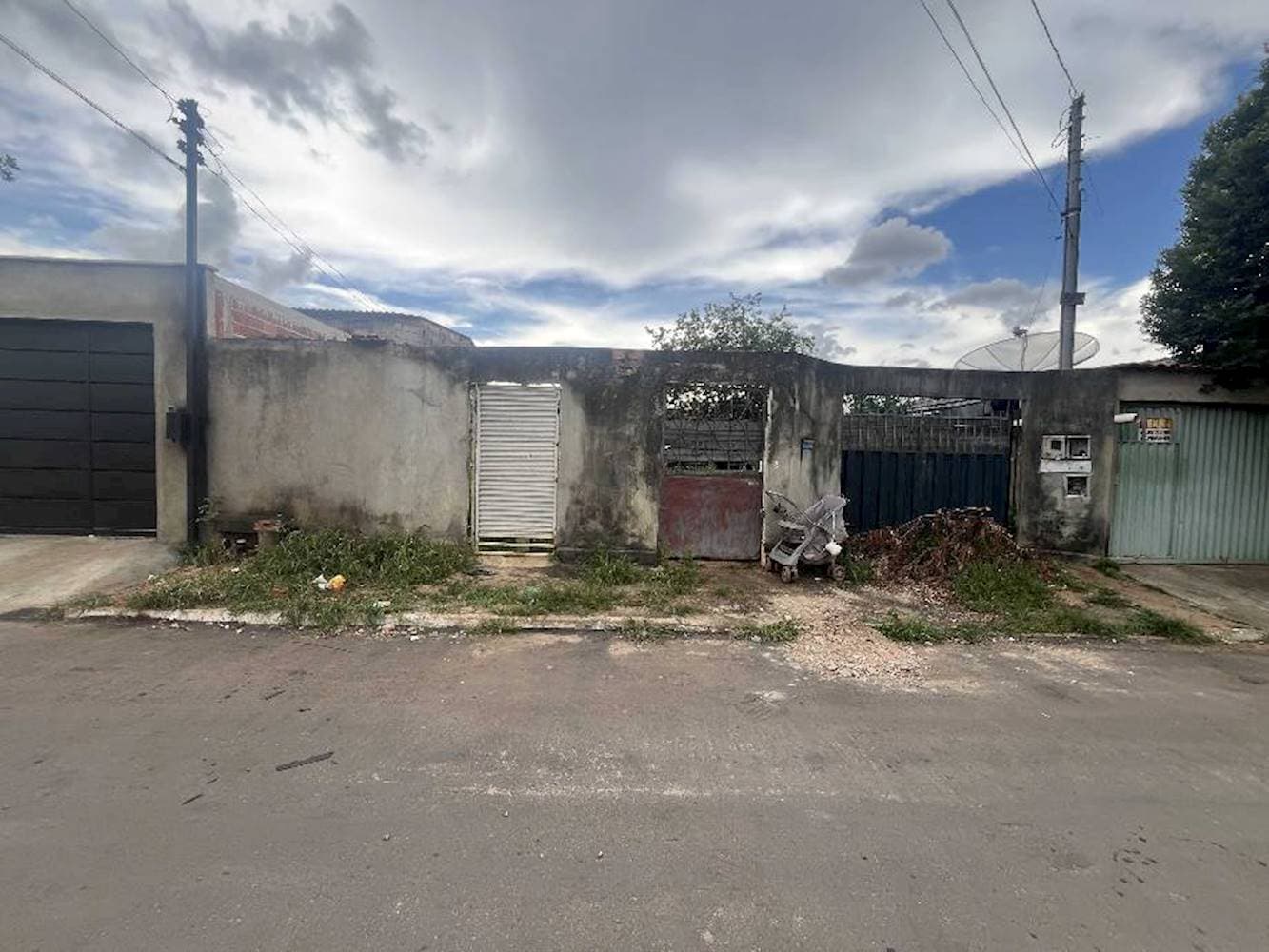 Foto 2 de 13: Casa em leilão em Goiânia - GO — Casa, Padrão, 2 vaga(s) de garagem