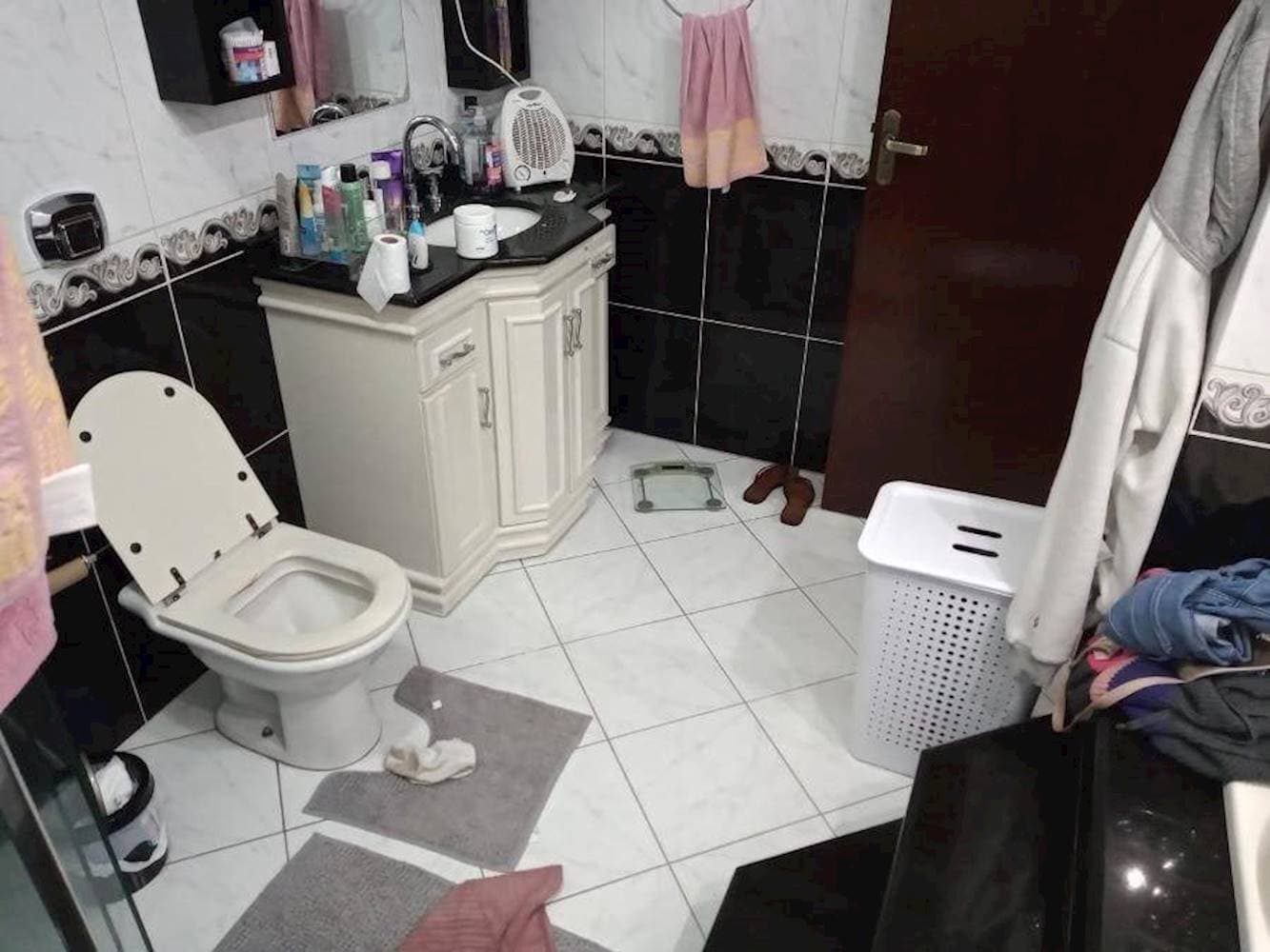 Foto 12 de 15: Casa em leilão em Paranaguá - PR — Casa, Padrão, 1 vaga(s) de garagem