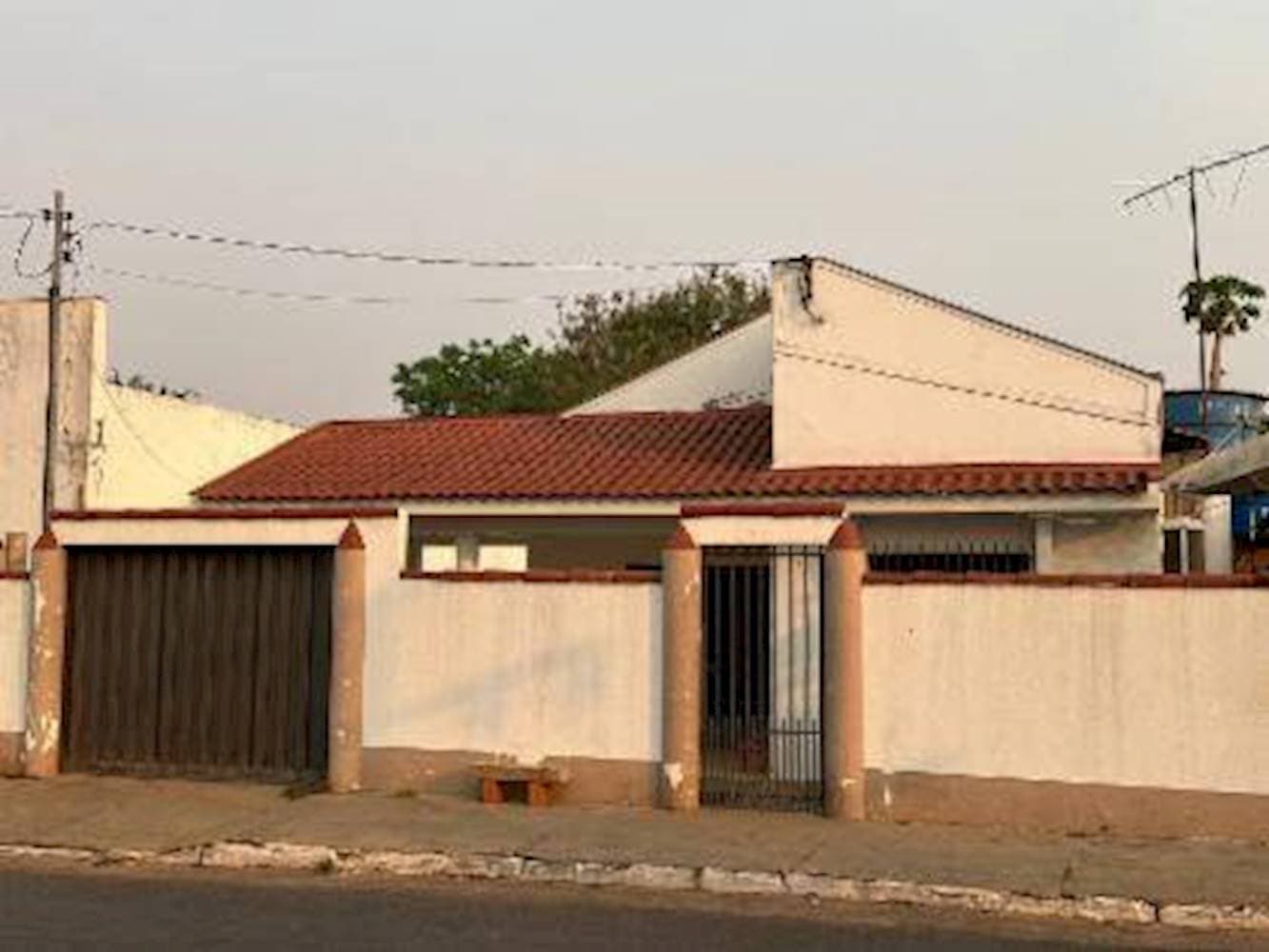 Foto 1 de 3: Casa em leilão em Arenápolis - MT — Casa, Padrão, 0 vaga(s) de garagem