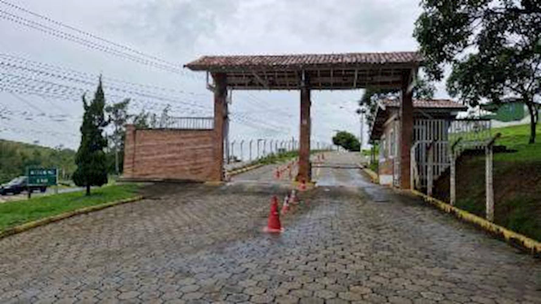 Foto 1 de 15: Casa em leilão em Cachoeira Paulista - SP — Casa, Em condomínio, 0 vaga(s) de garagem