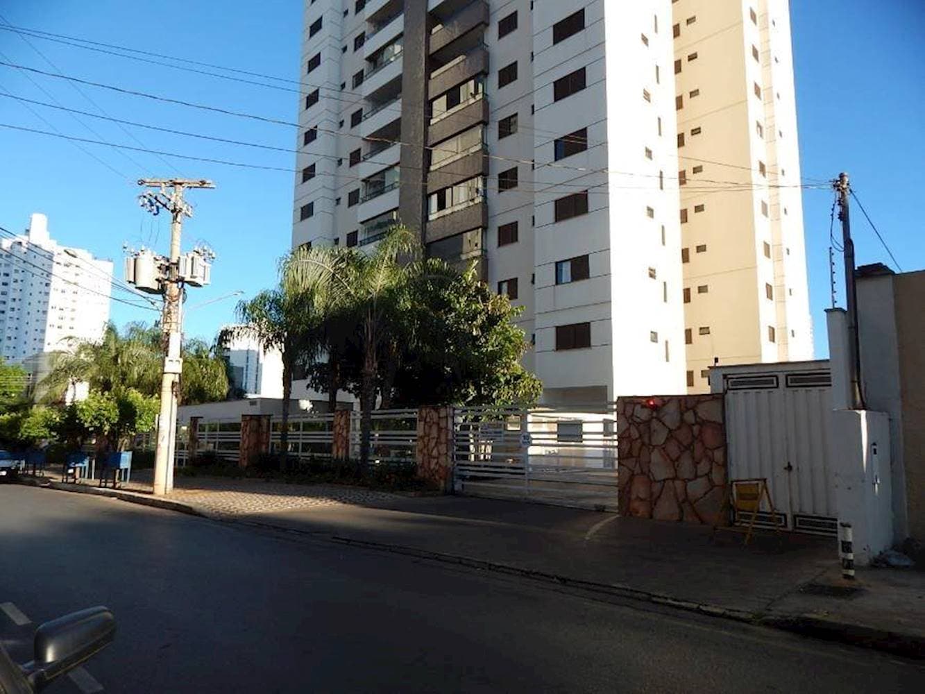 Foto 1 de 17: Apartamento em leilão em Cuiabá - MT — Apartamento, Padrão, 2 vaga(s) de garagem