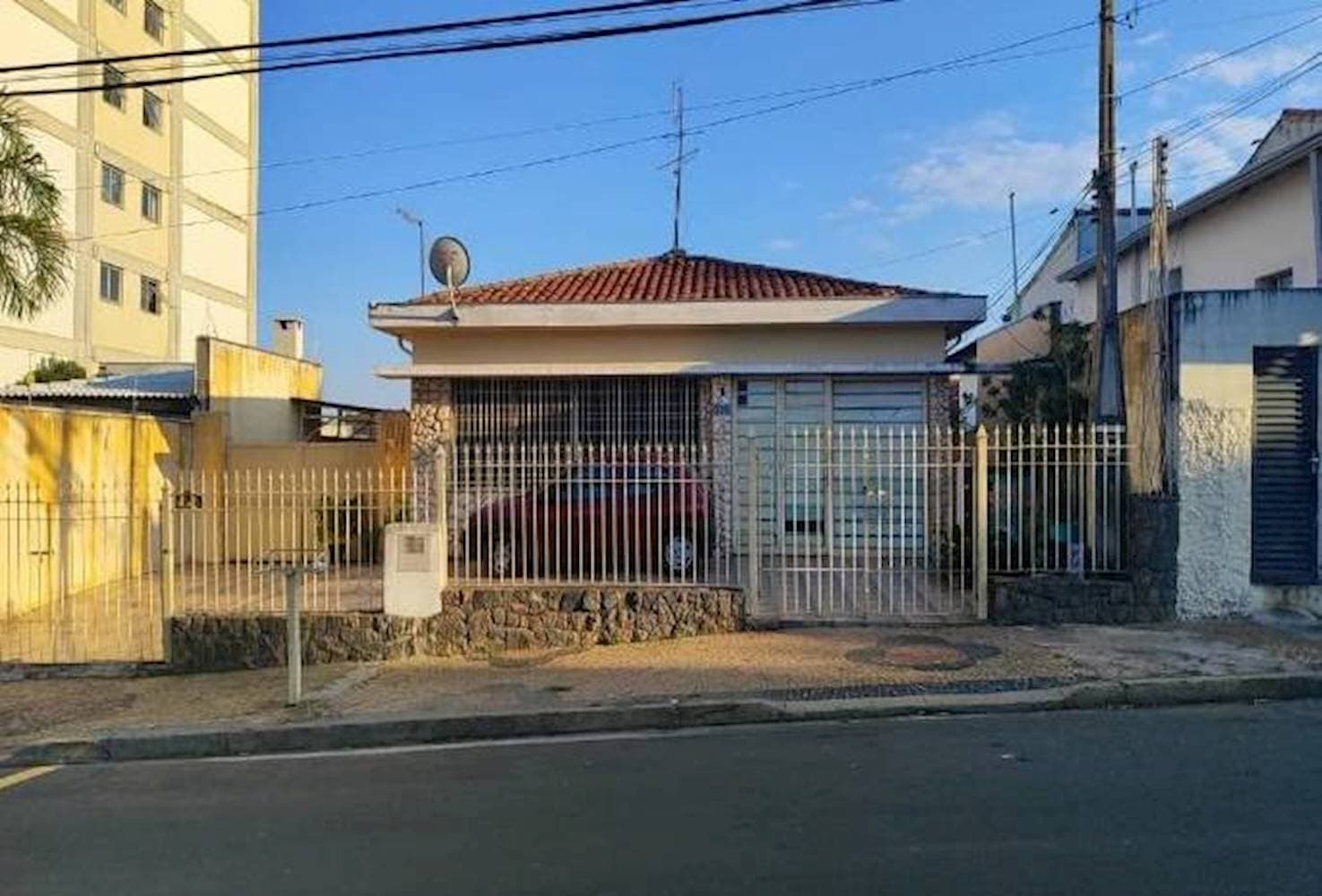 Foto 1 de 15: Casa em leilão em Campinas - SP — Casa, Padrão, 1 vaga(s) de garagem